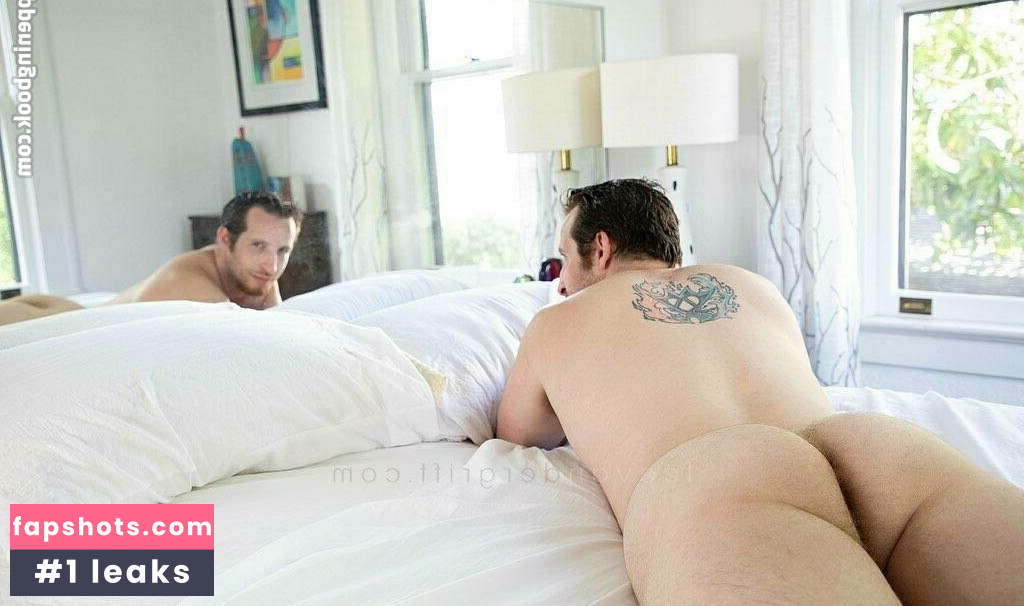 thatnakednerd gallery photo #2