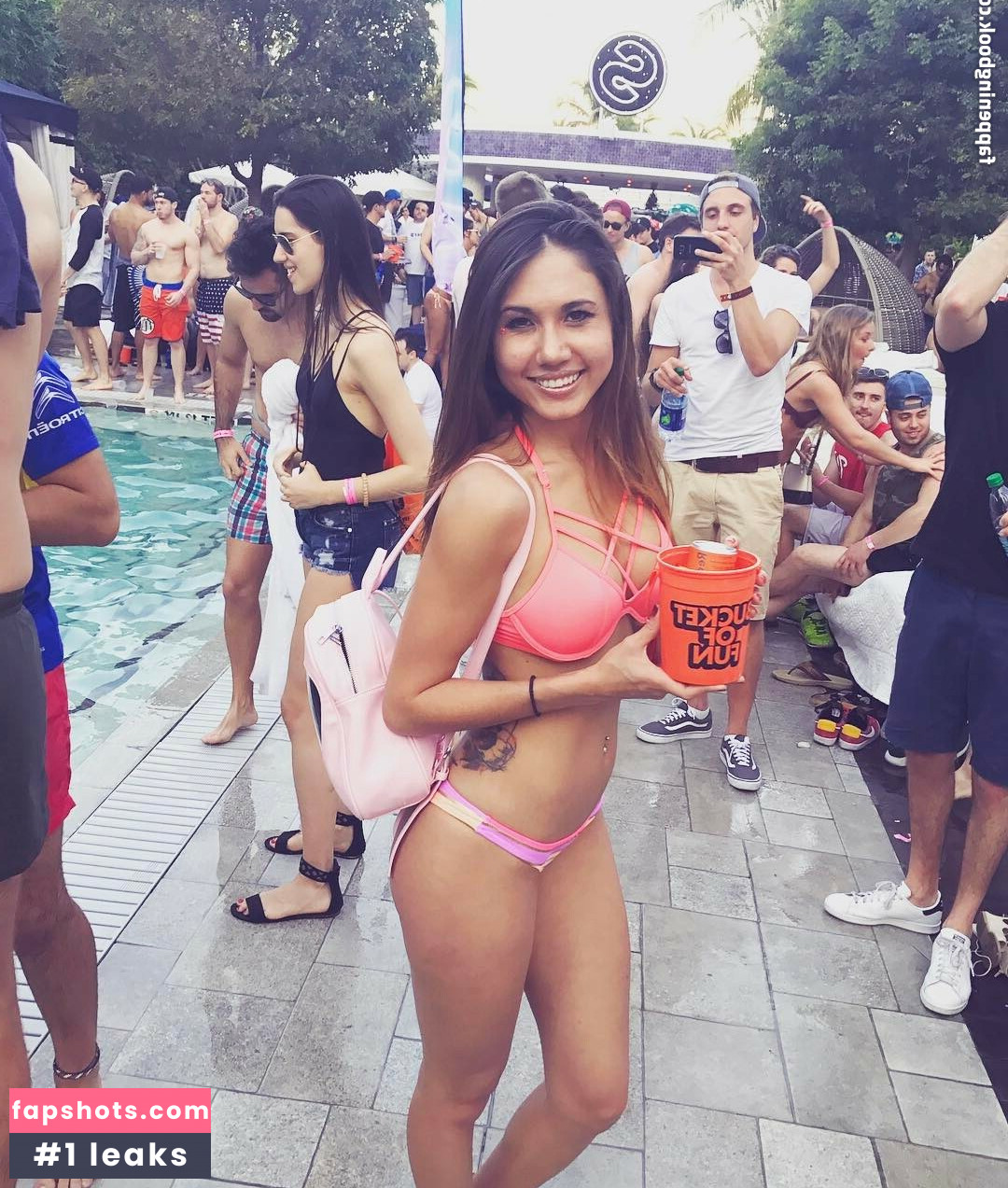 The React Pack Nahé úniky fotek pouze od fanoušků #18 - Fapshots