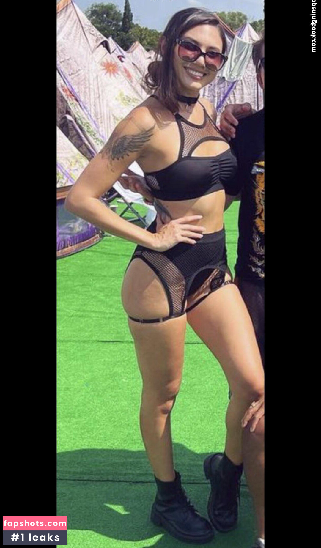 The React Pack Nahé úniky fotek pouze od fanoušků #25 - Fapshots