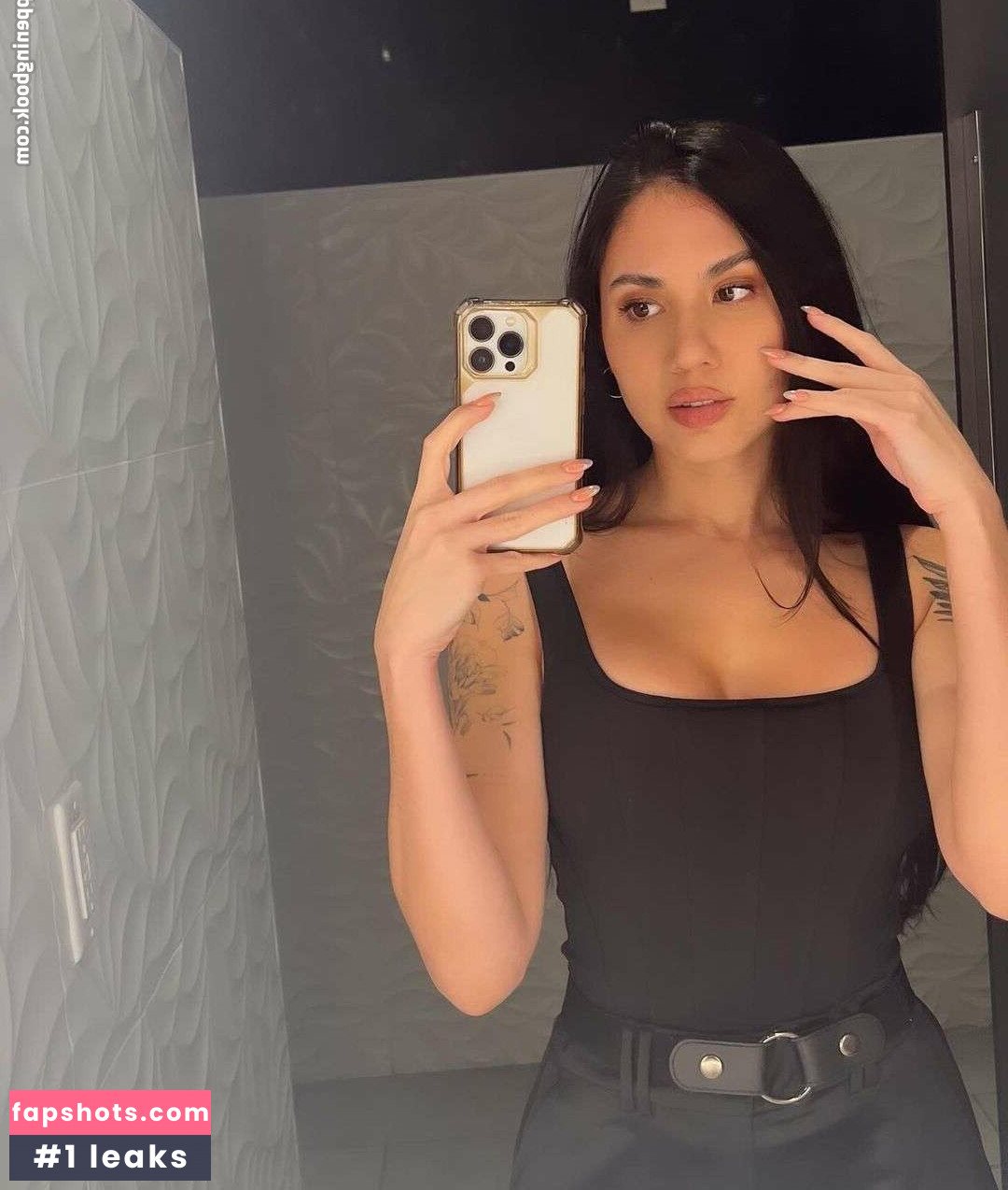 The React Pack Nahé úniky fotek pouze od fanoušků #9 - Fapshots