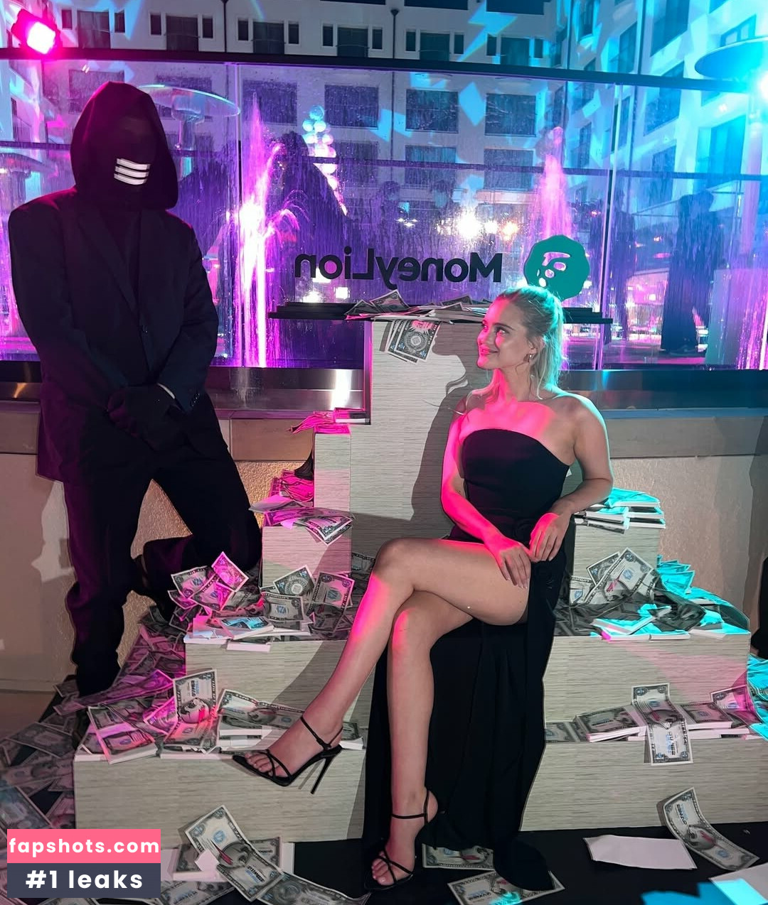 Thea Booysen nude babe gallery