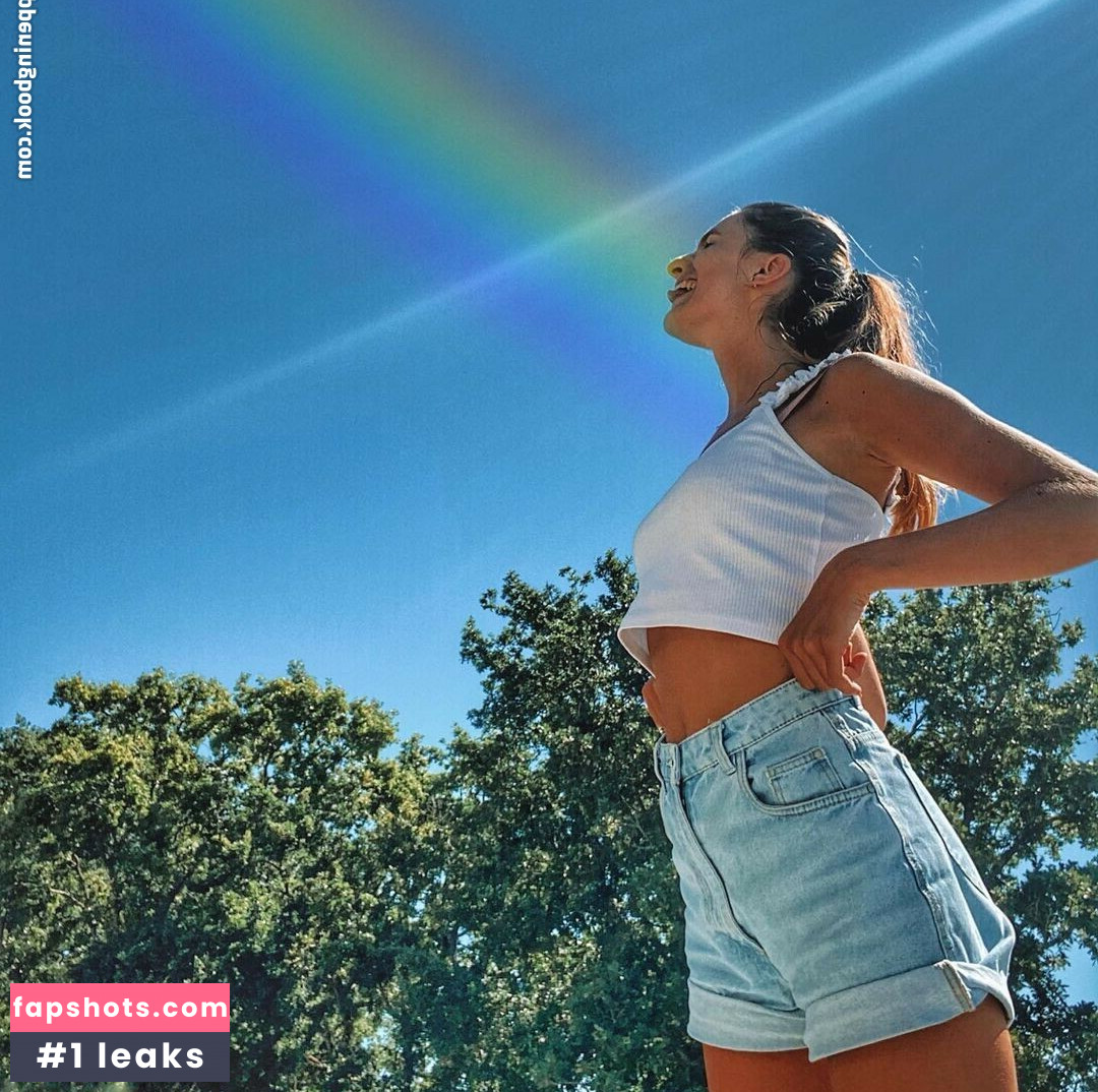 Thea GS nude babe gallery