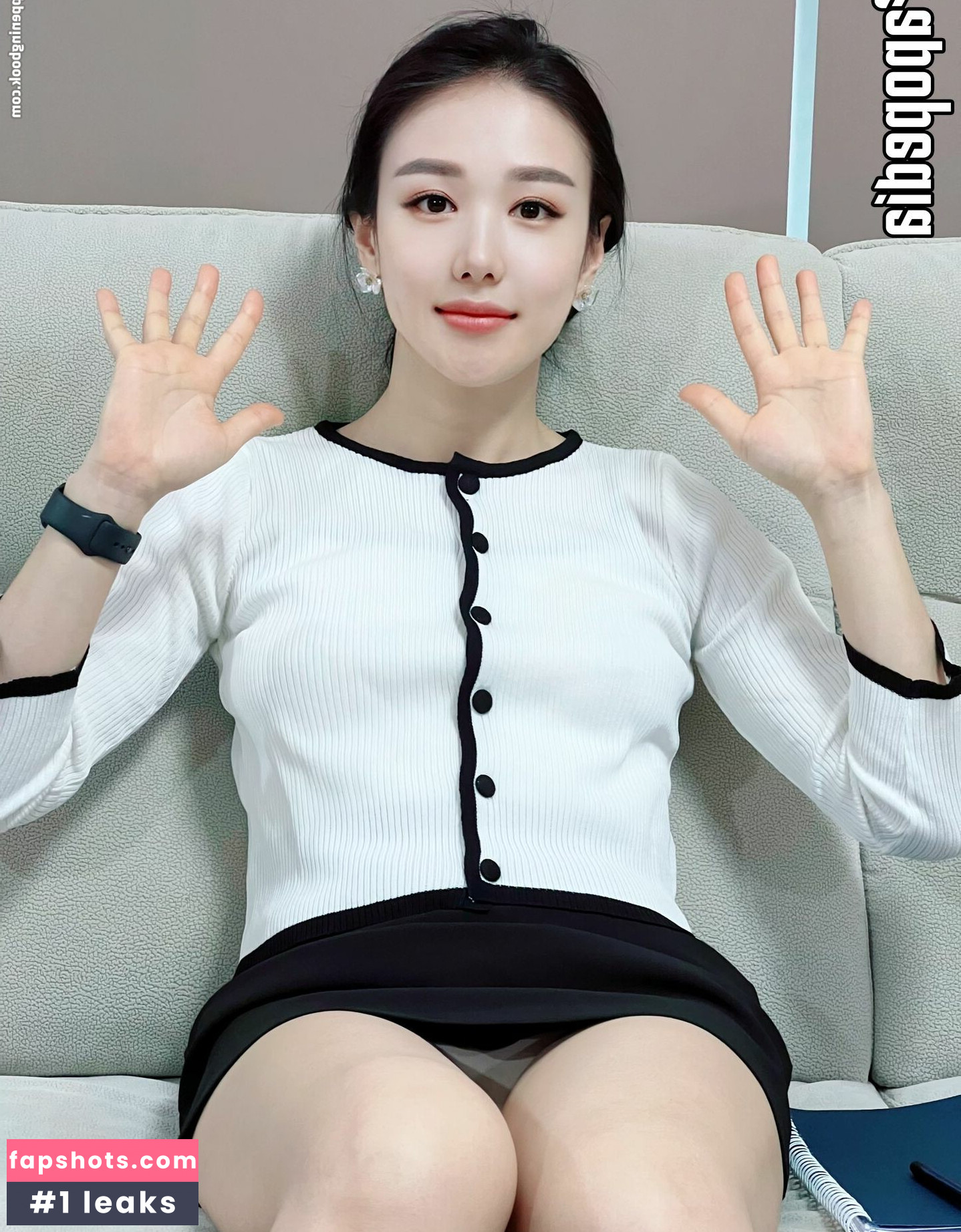 Thea Lee gallery photo #4