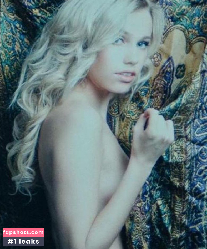 Thea Sofie Loch Naess gallery photo #12