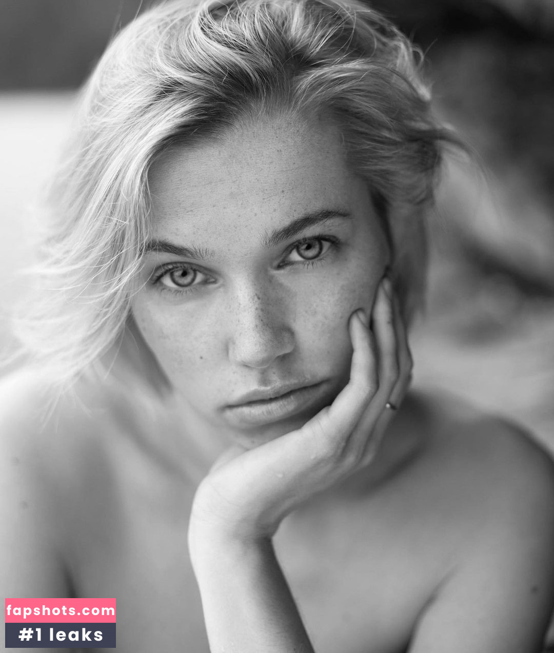 Thea Sofie Loch Naess gallery photo #13