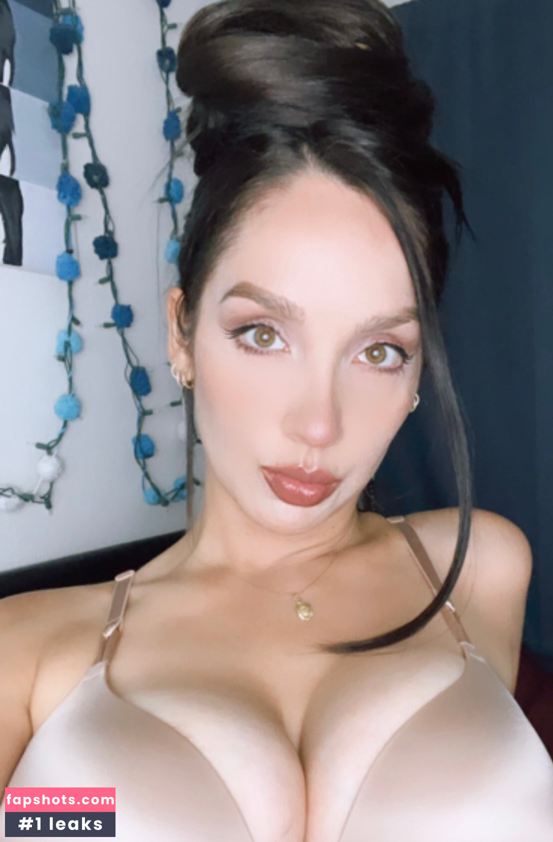 TheBeatleBabe gallery photo #3