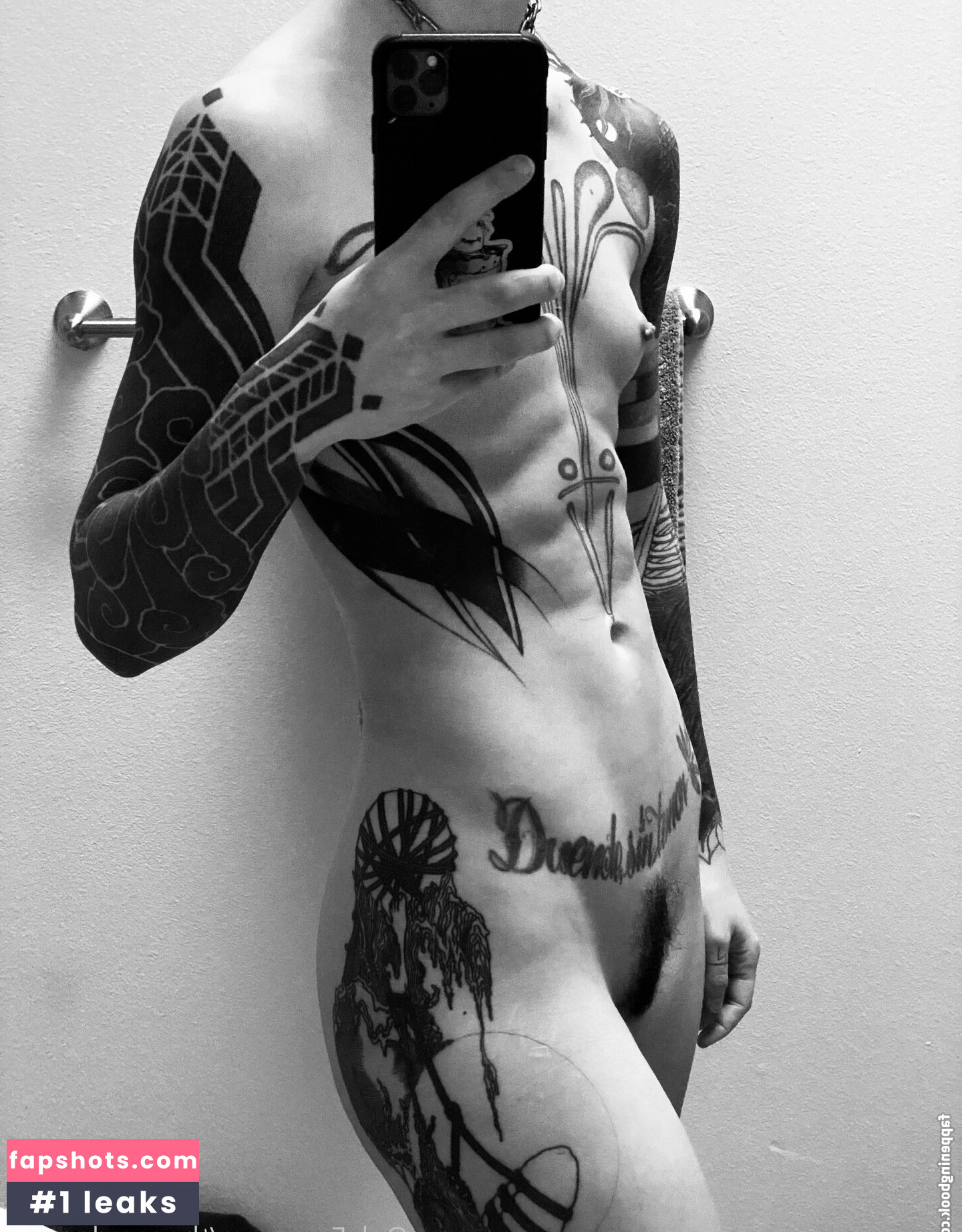 thecamdamage Nude Leaks OnlyFans Photos #32 - LeakJerk