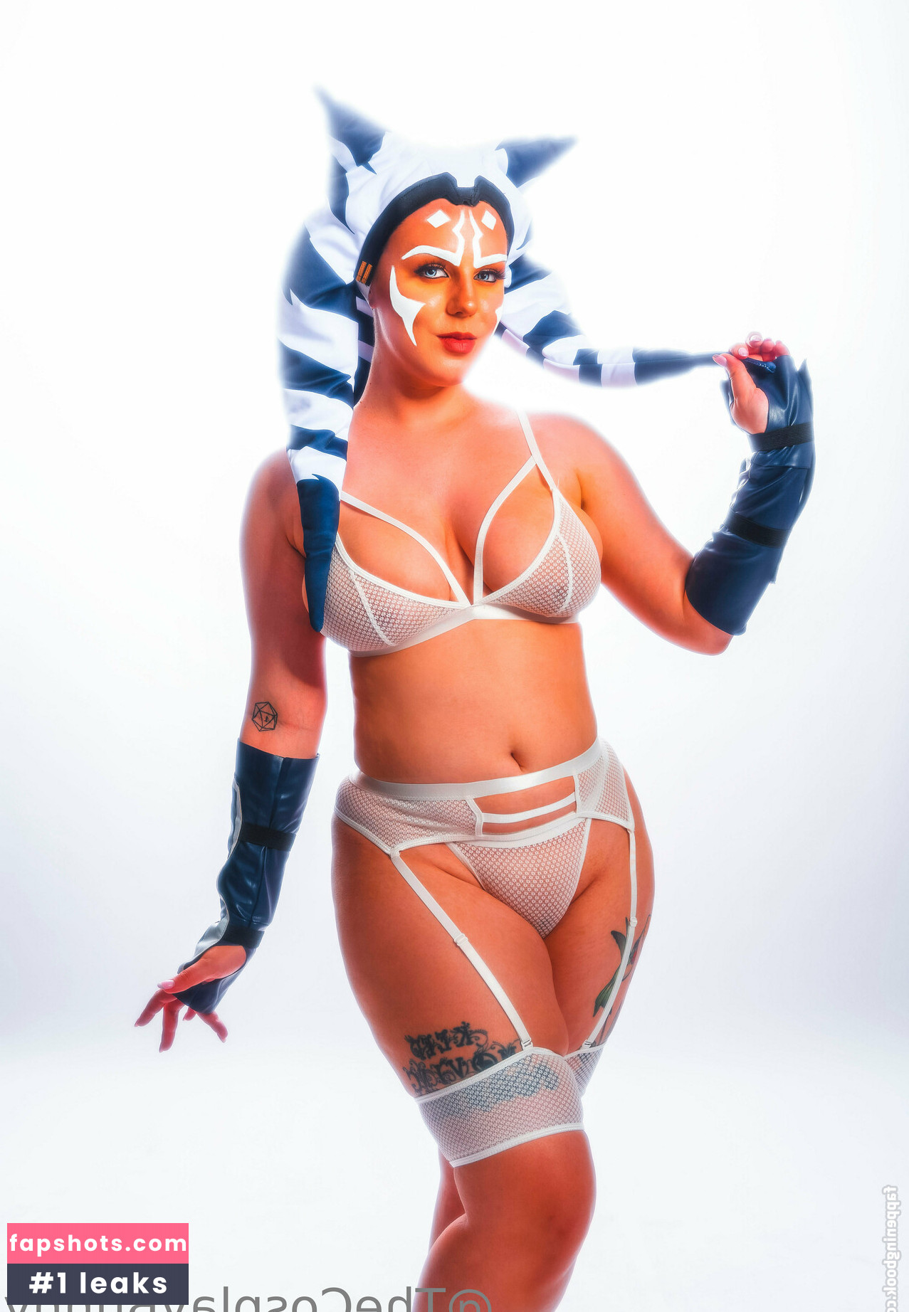 TheCosplayBunny gallery photo #15