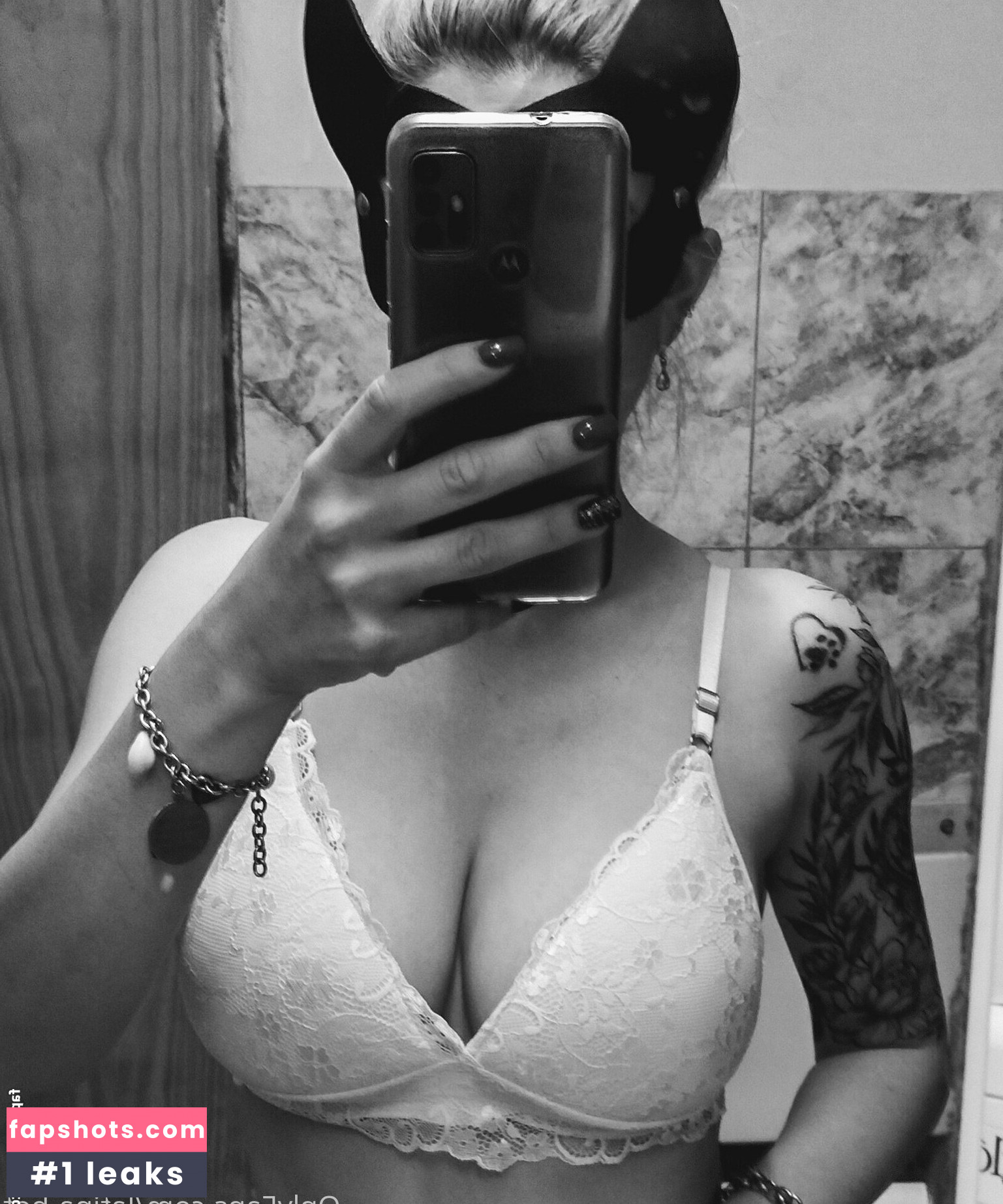 thedevilhot gallery photo #14