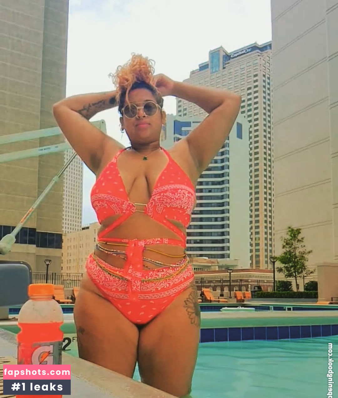 TheeChinaWhite gallery photo #3