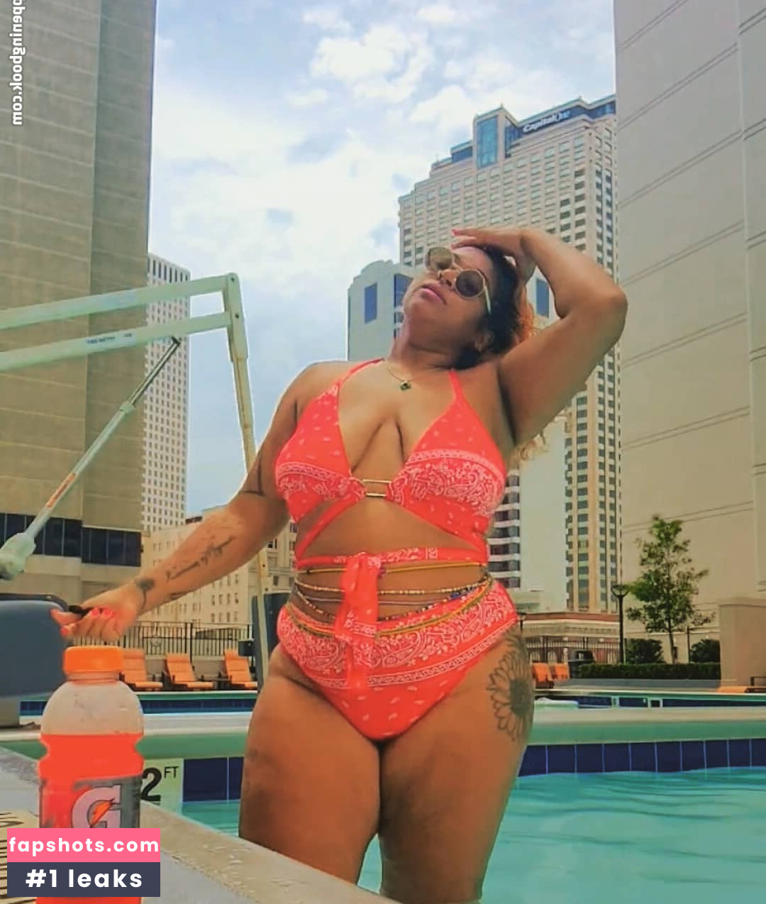 TheeChinaWhite gallery photo #5