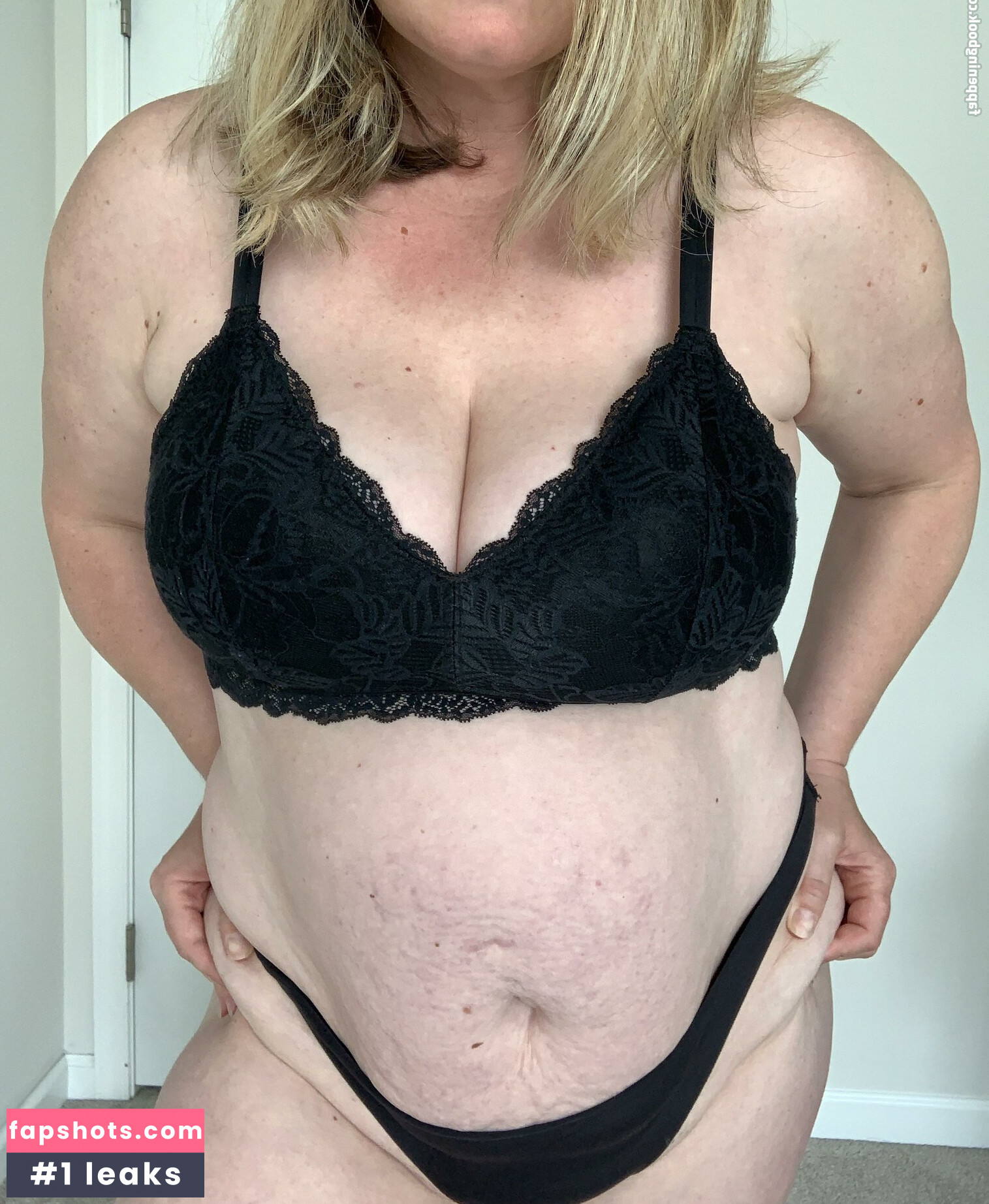 TheeJanessa gallery photo #20