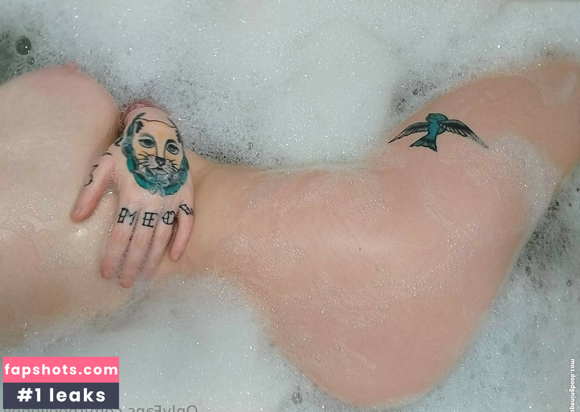 theellehell gallery photo #6