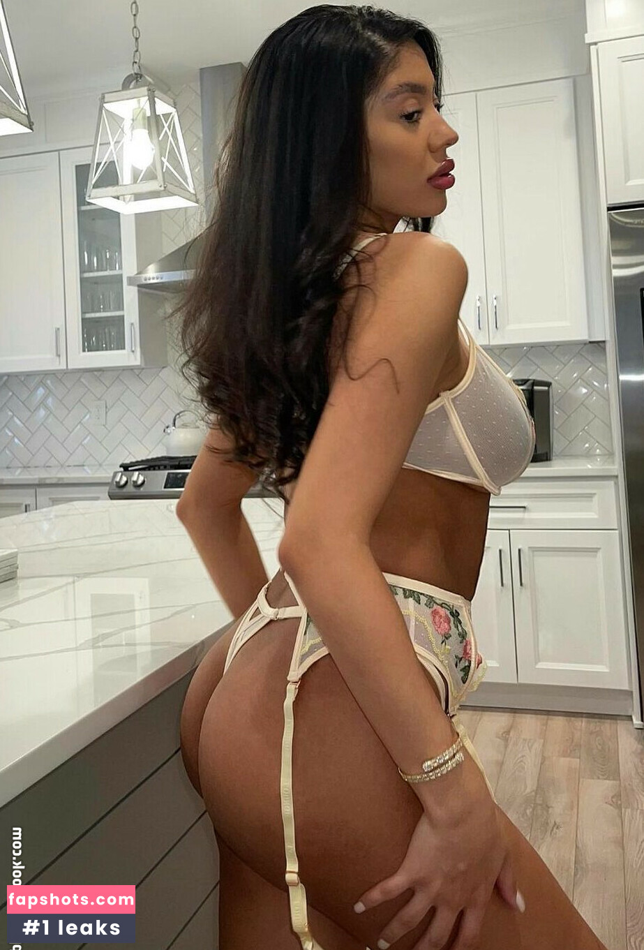 theerealcb gallery photo #4