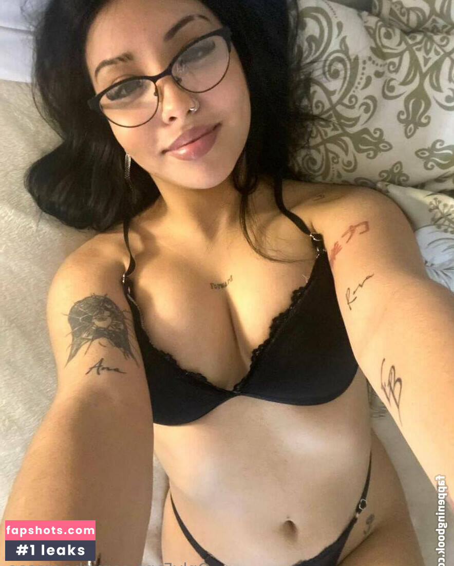 theeresaa gallery photo #2