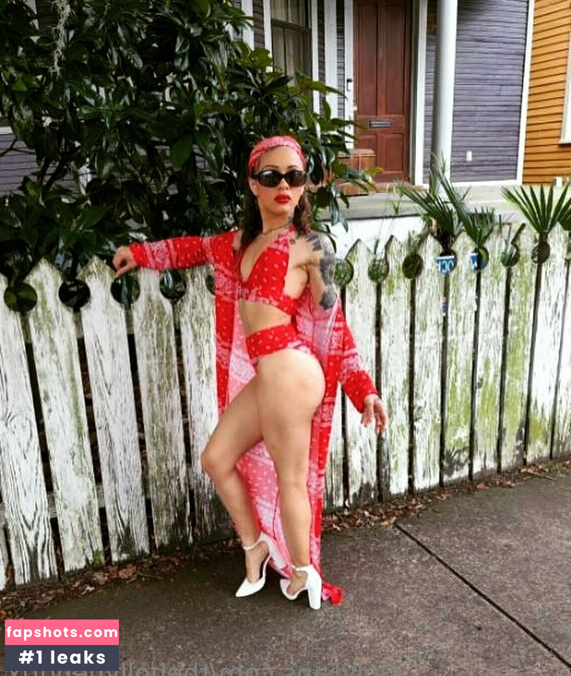 thehollyhendrix gallery photo #46