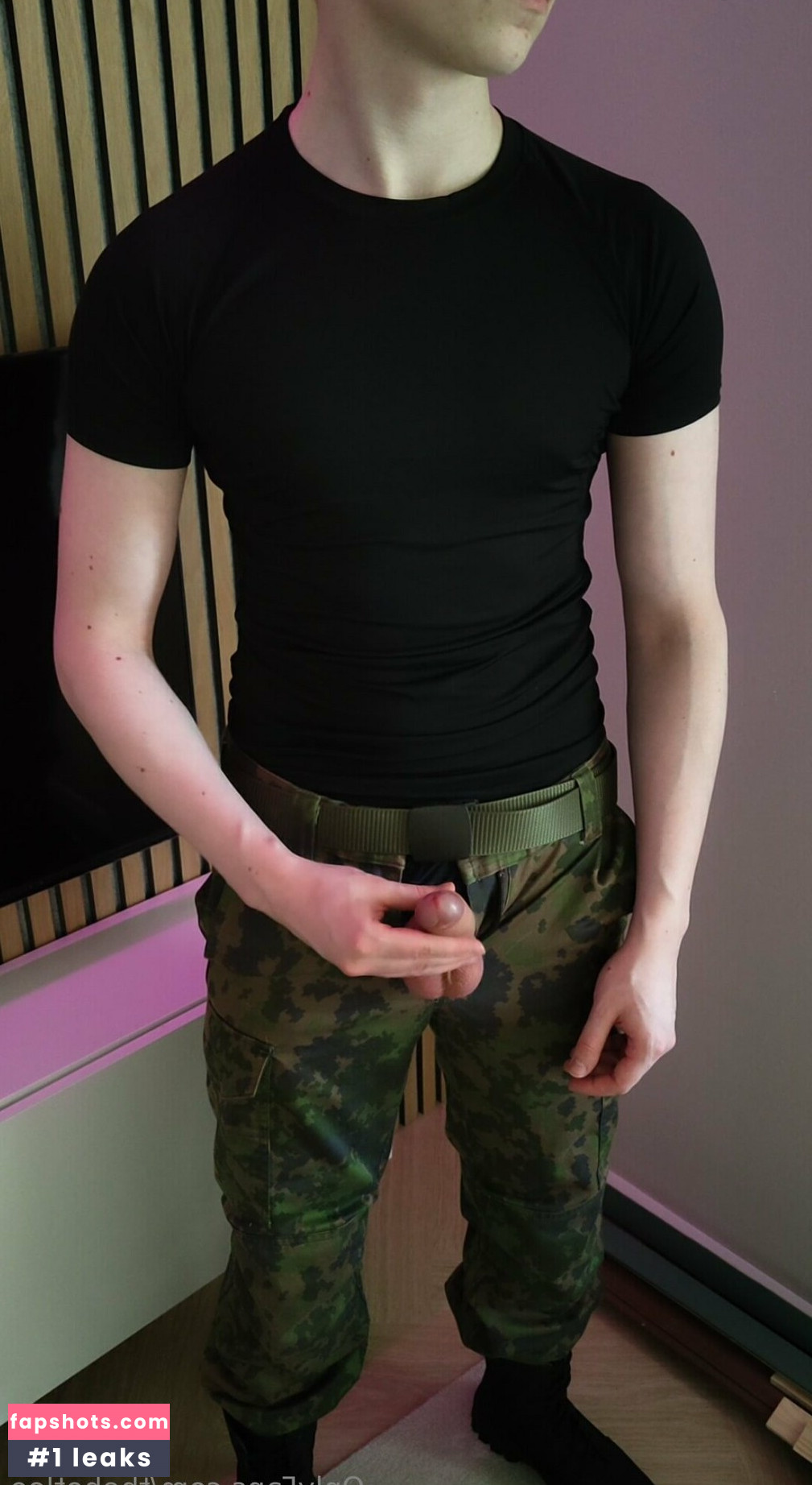 thehotleo nude babe gallery