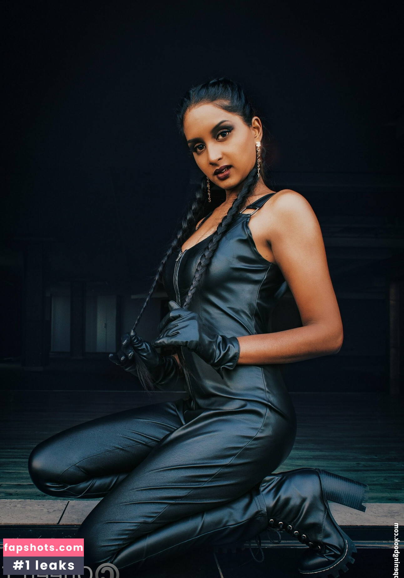 thequeentrish gallery photo #6