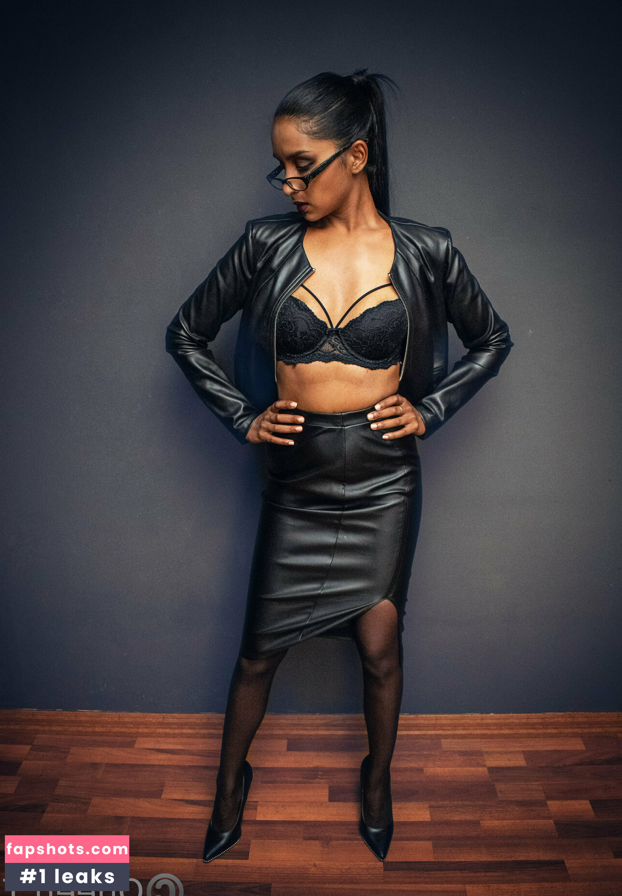 thequeentrish gallery photo #8