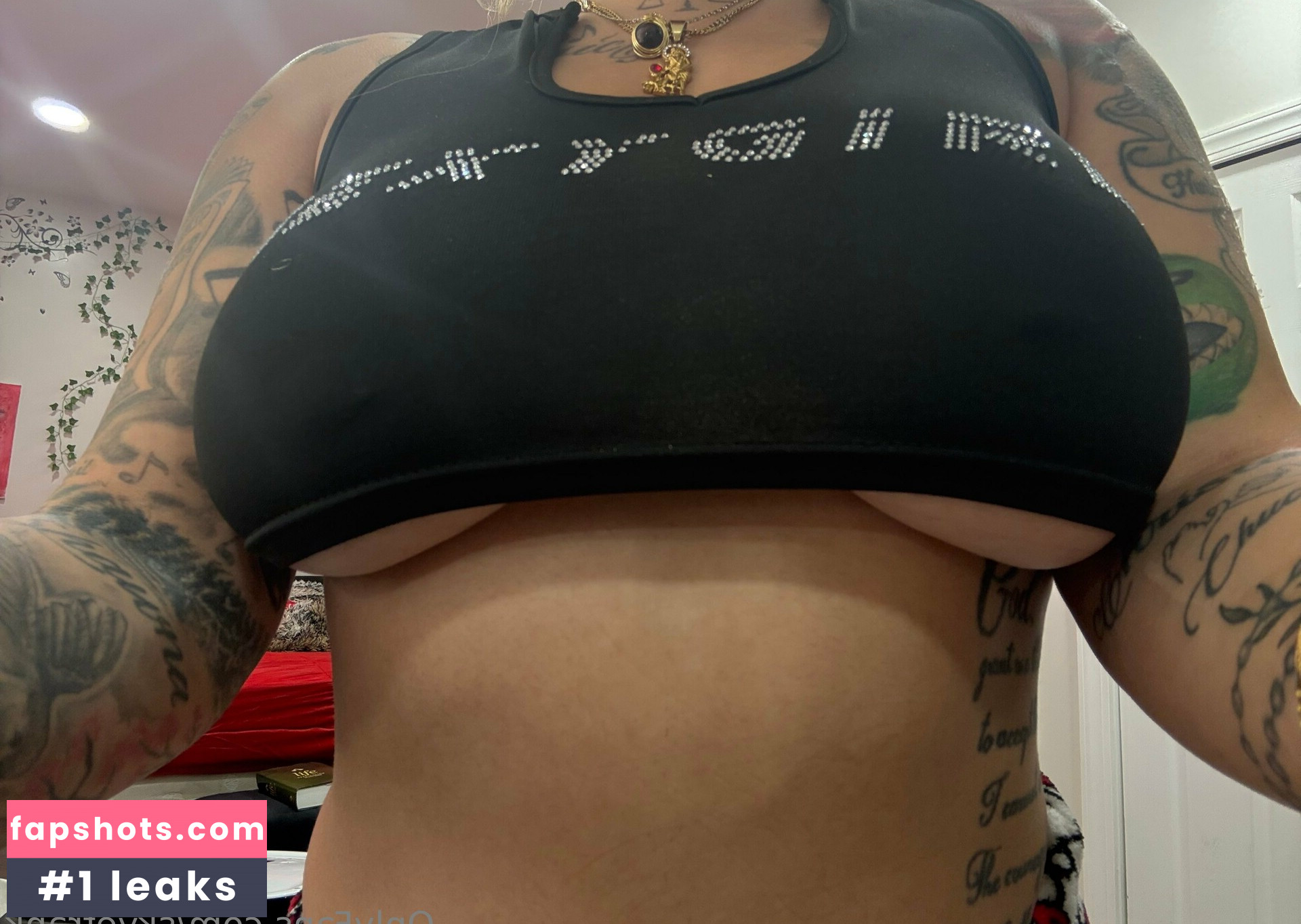 therealroyalskye gallery photo #4