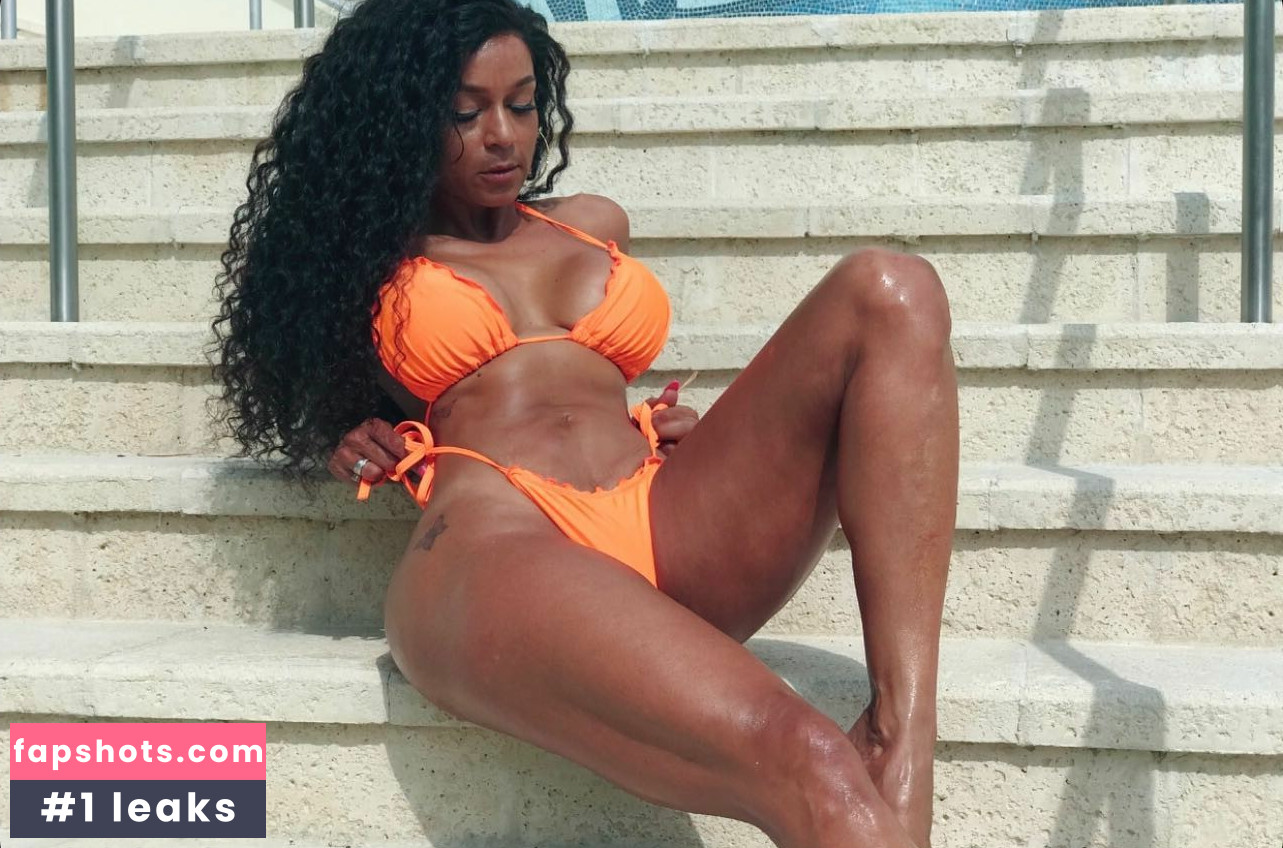 theredsonya gallery photo #2