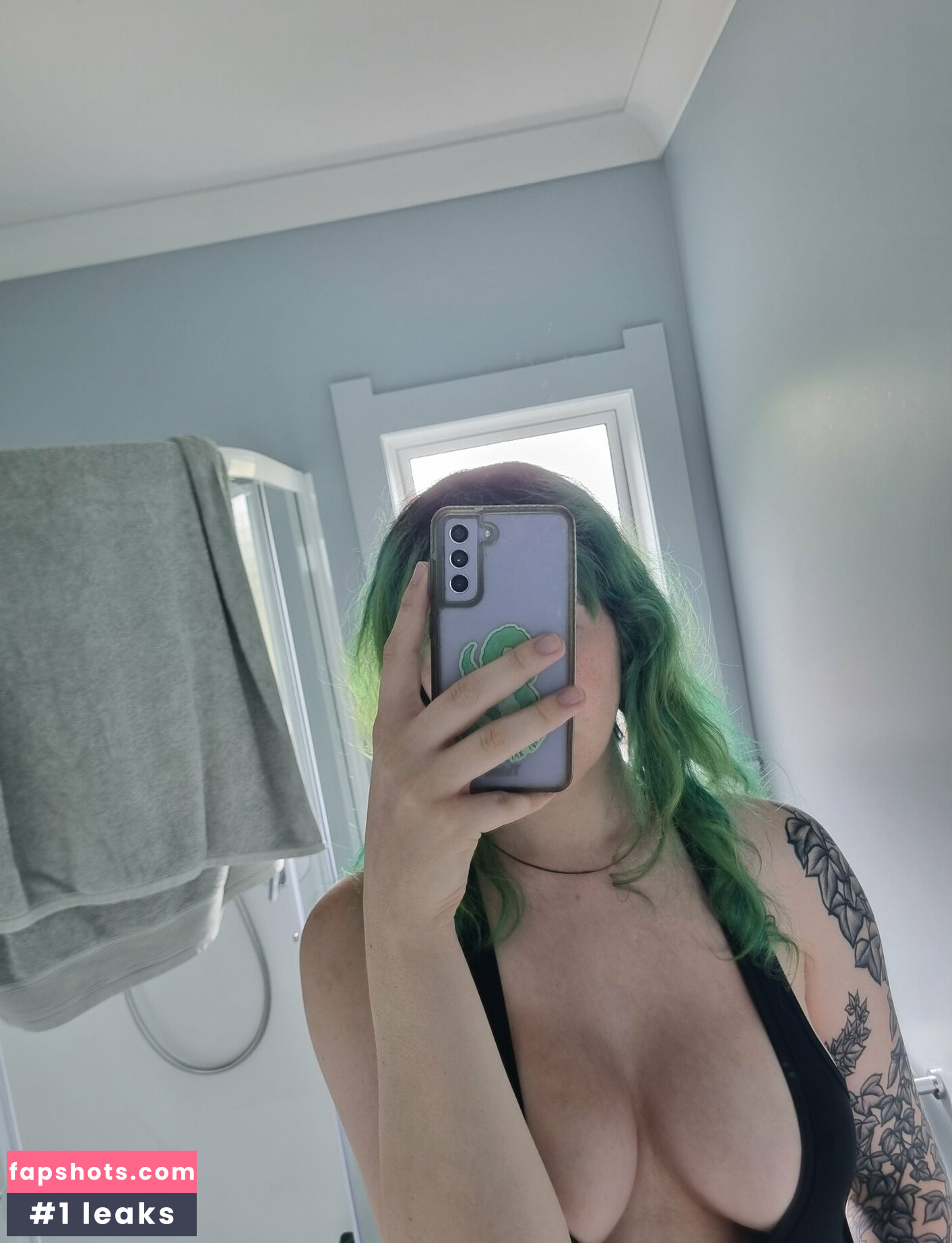 thereisnobeth gallery photo #11