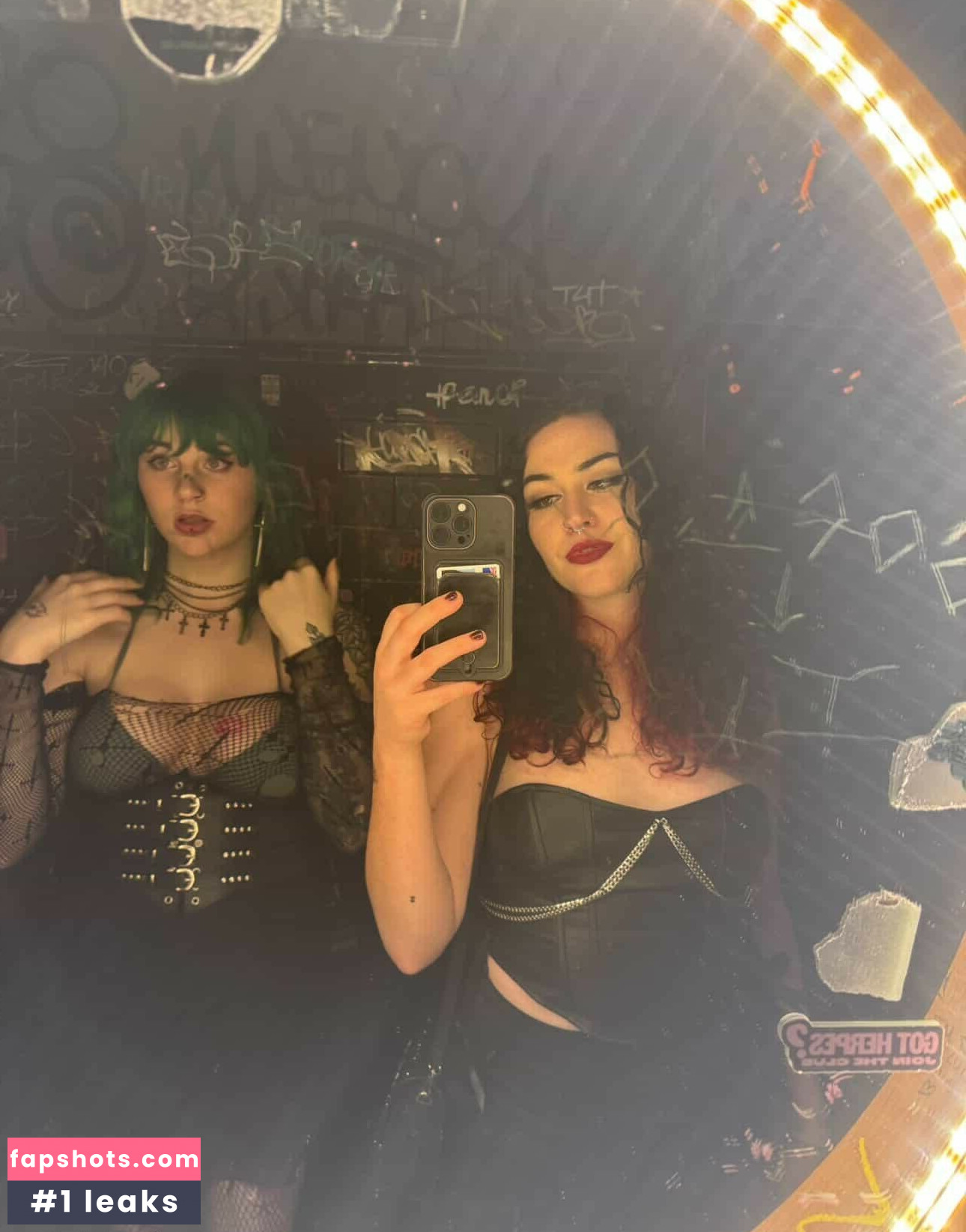 thereisnobeth gallery photo #5