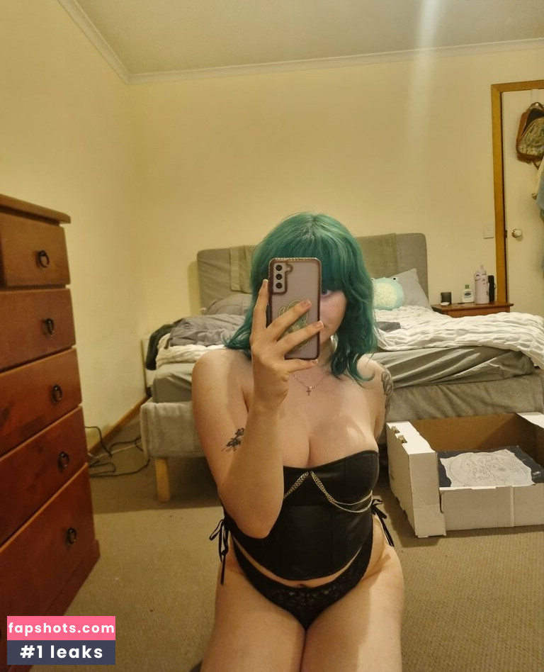 thereisnobeth gallery photo #6