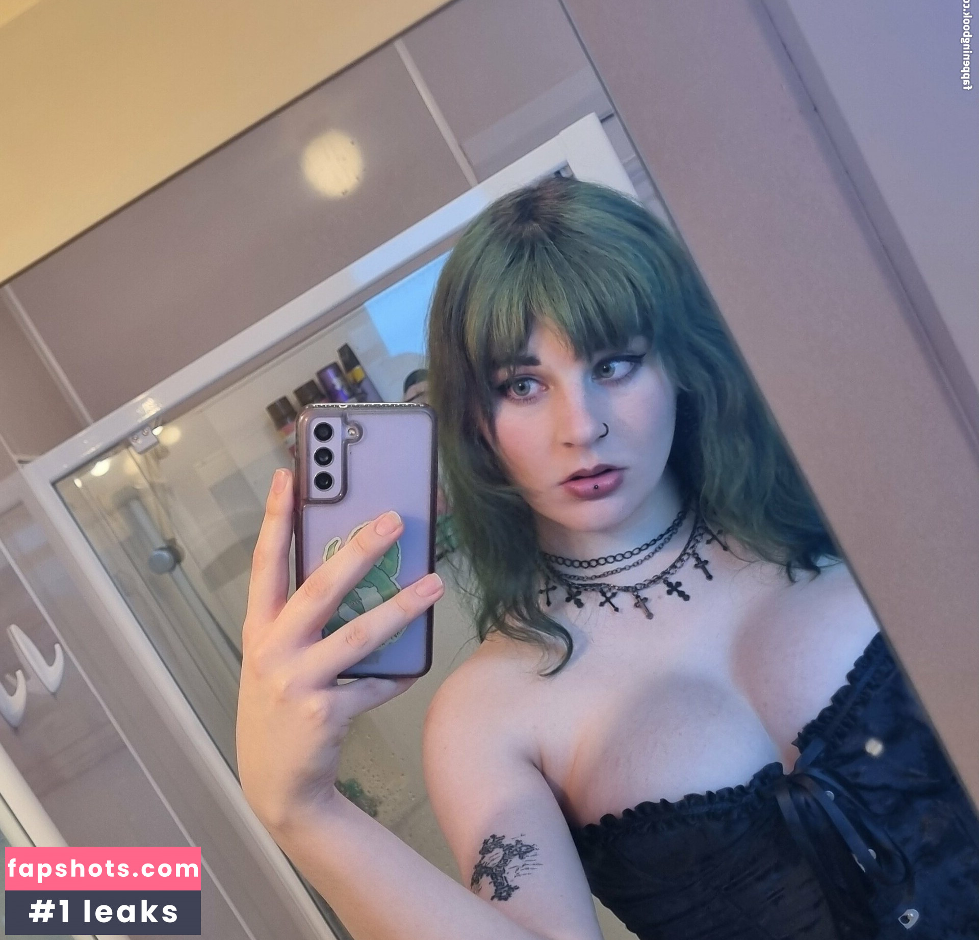 thereisnobeth gallery photo #10