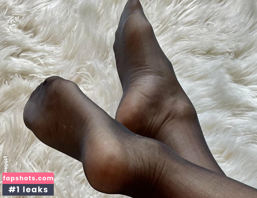 Theresa Edward gallery photo #22