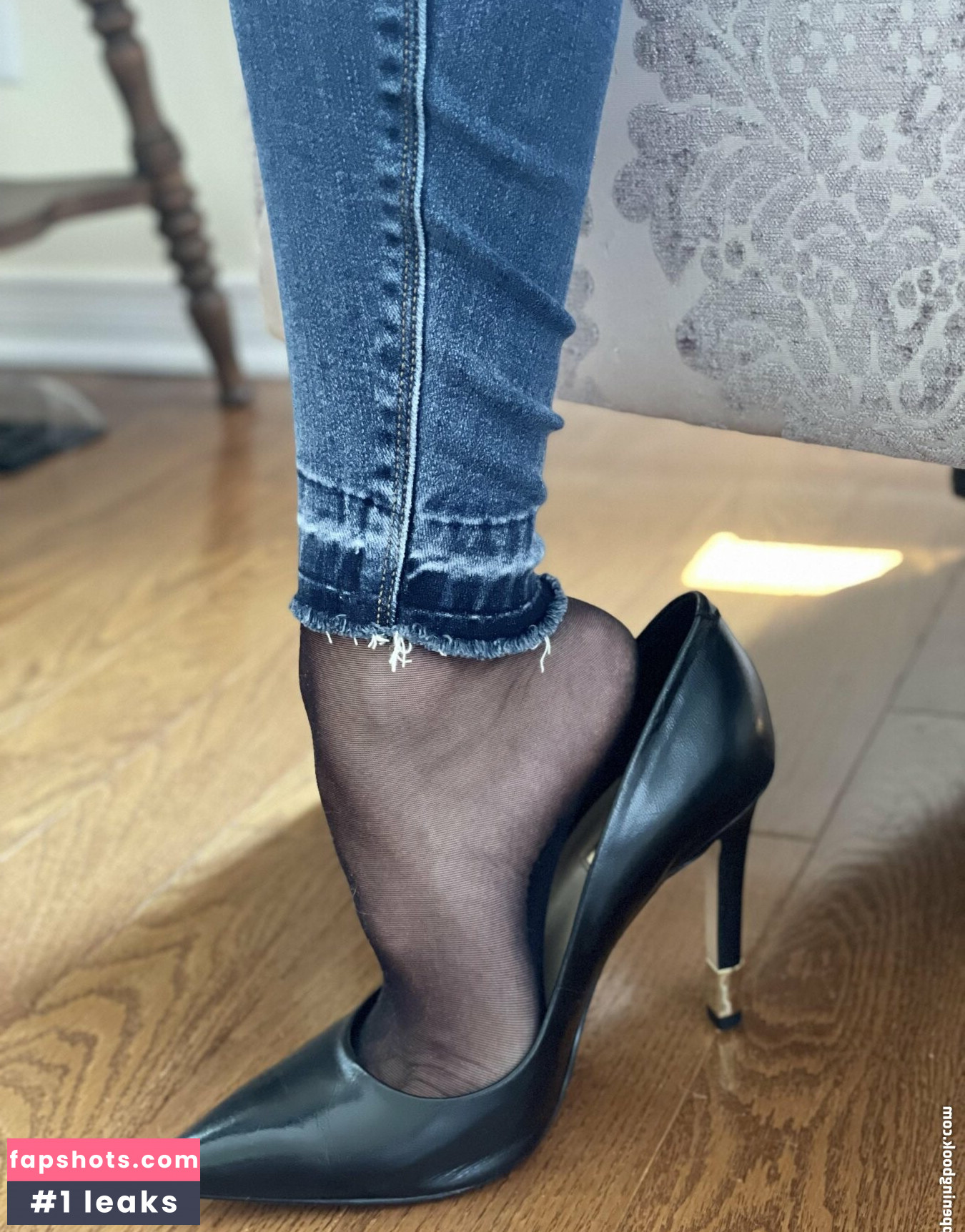 Theresa Edward gallery photo #24