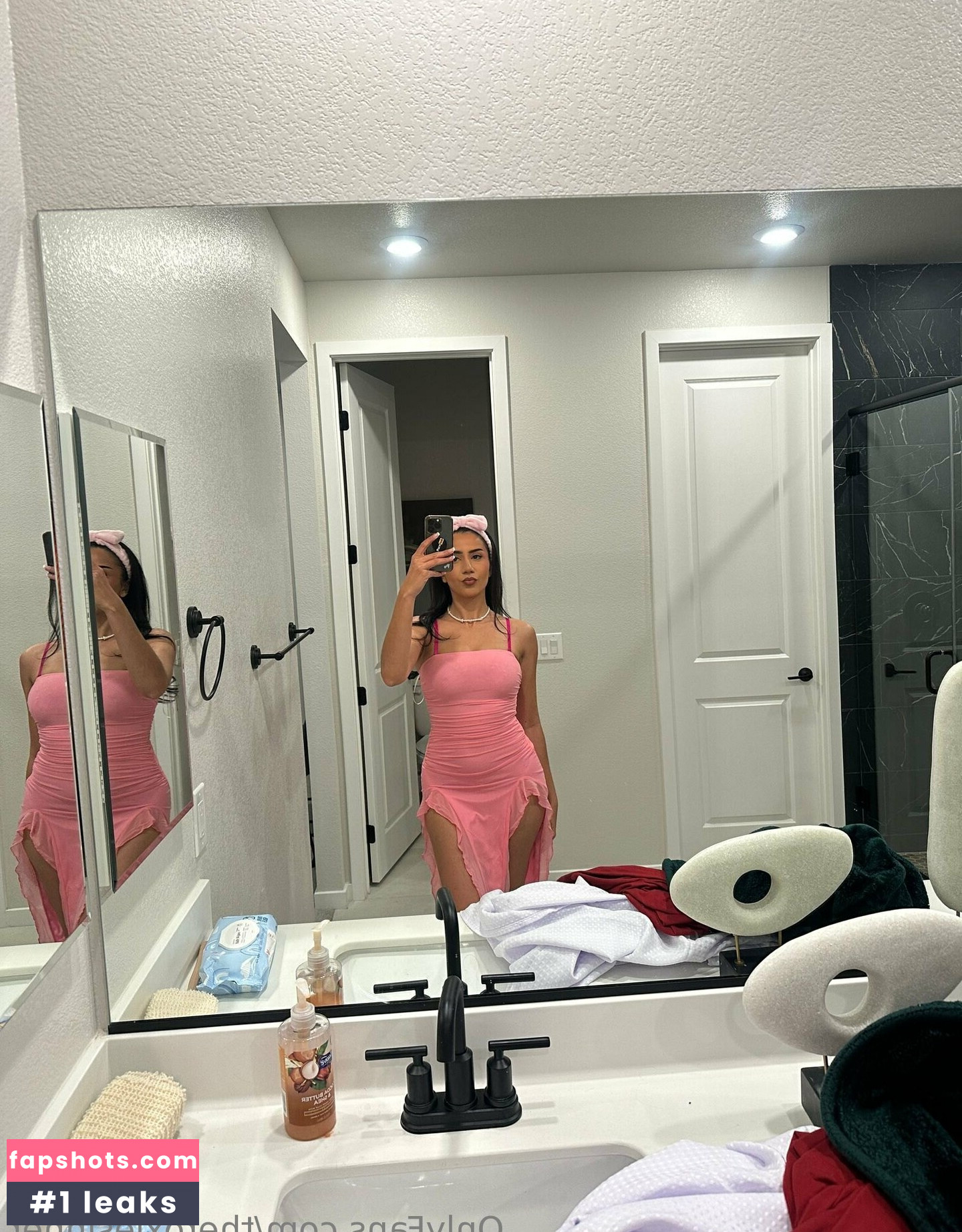 theroxiesinner gallery photo #4