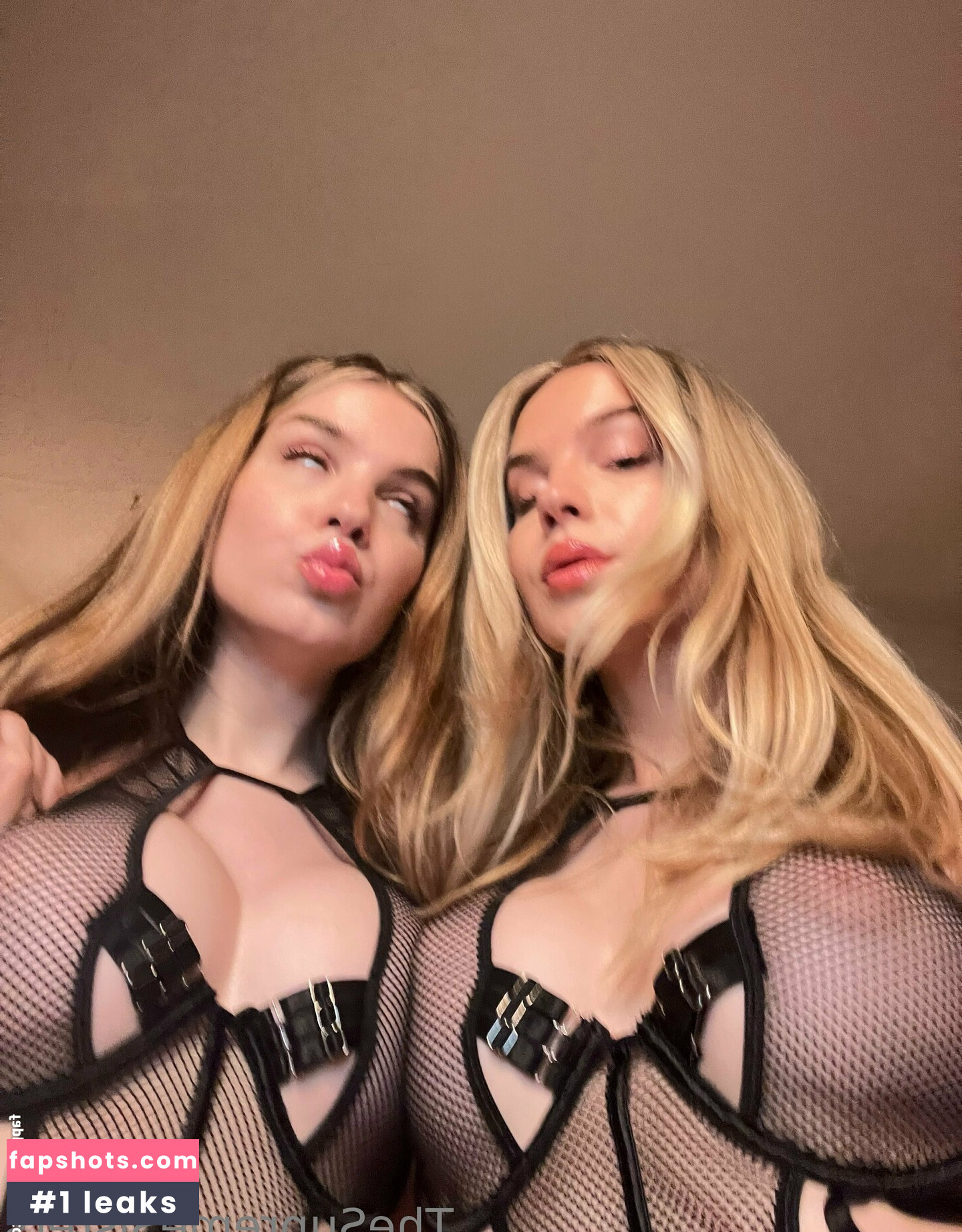 TheSupremeSisters gallery photo #17