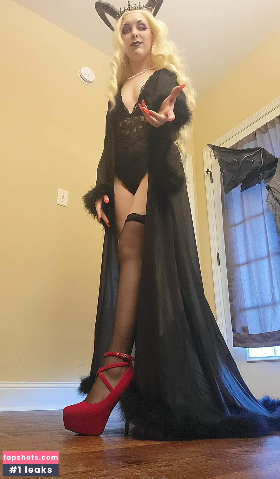 theupsidedowngirl gallery photo #2