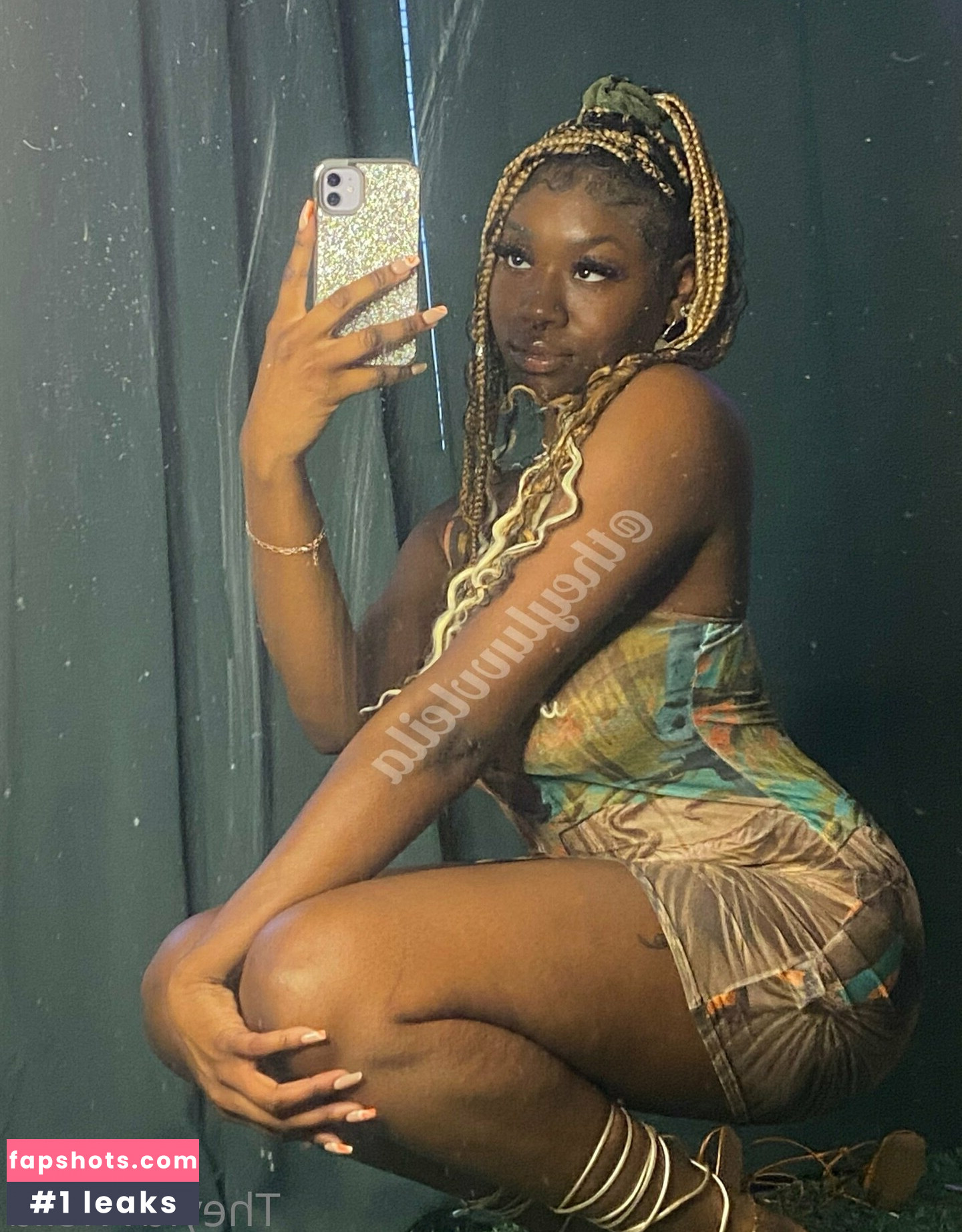 theyluvvleila gallery photo #107