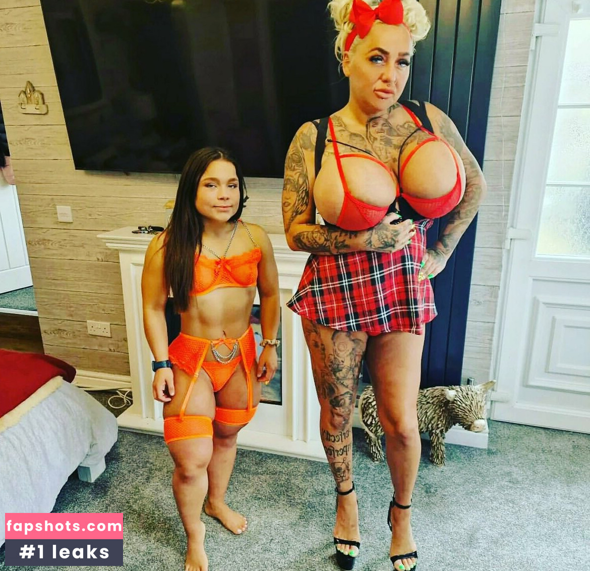 thicc4ftdwarf Nude Leaks OnlyFans Photos #30 - LeakJerk