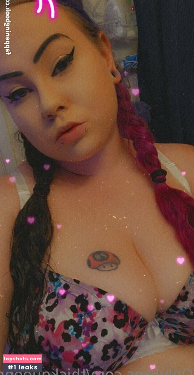 thickqueenrose420 gallery photo #2