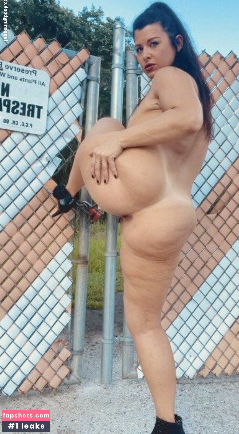 thicksmiley Nude Leaks OnlyFans Photos #16 - LeakJerk