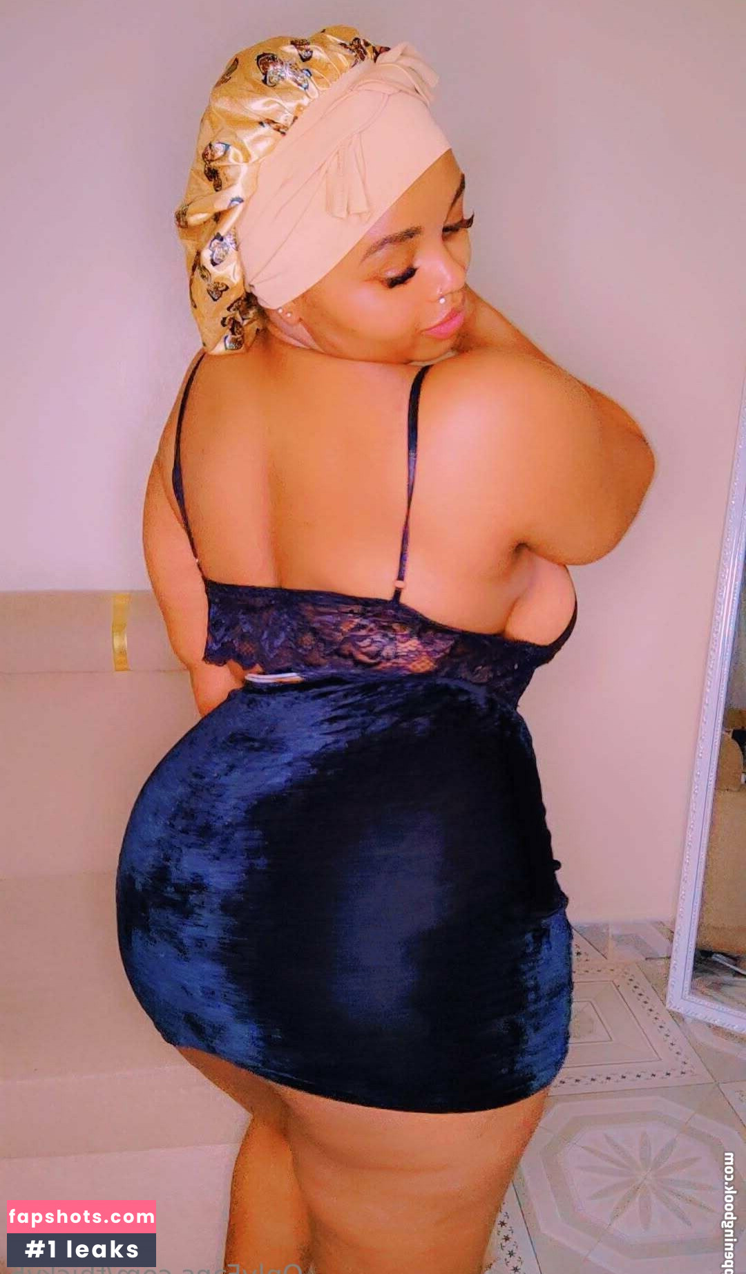 thicky5 nude babe gallery