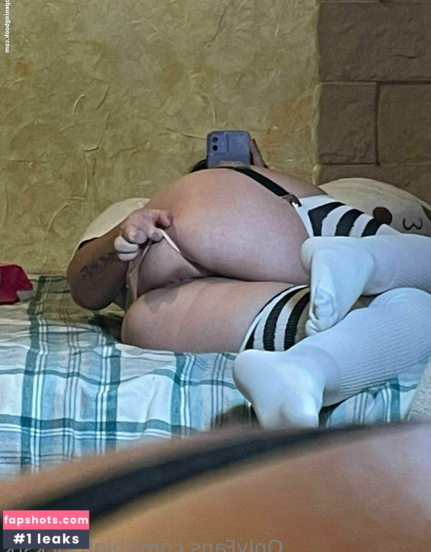 thighsockstk gallery photo #5