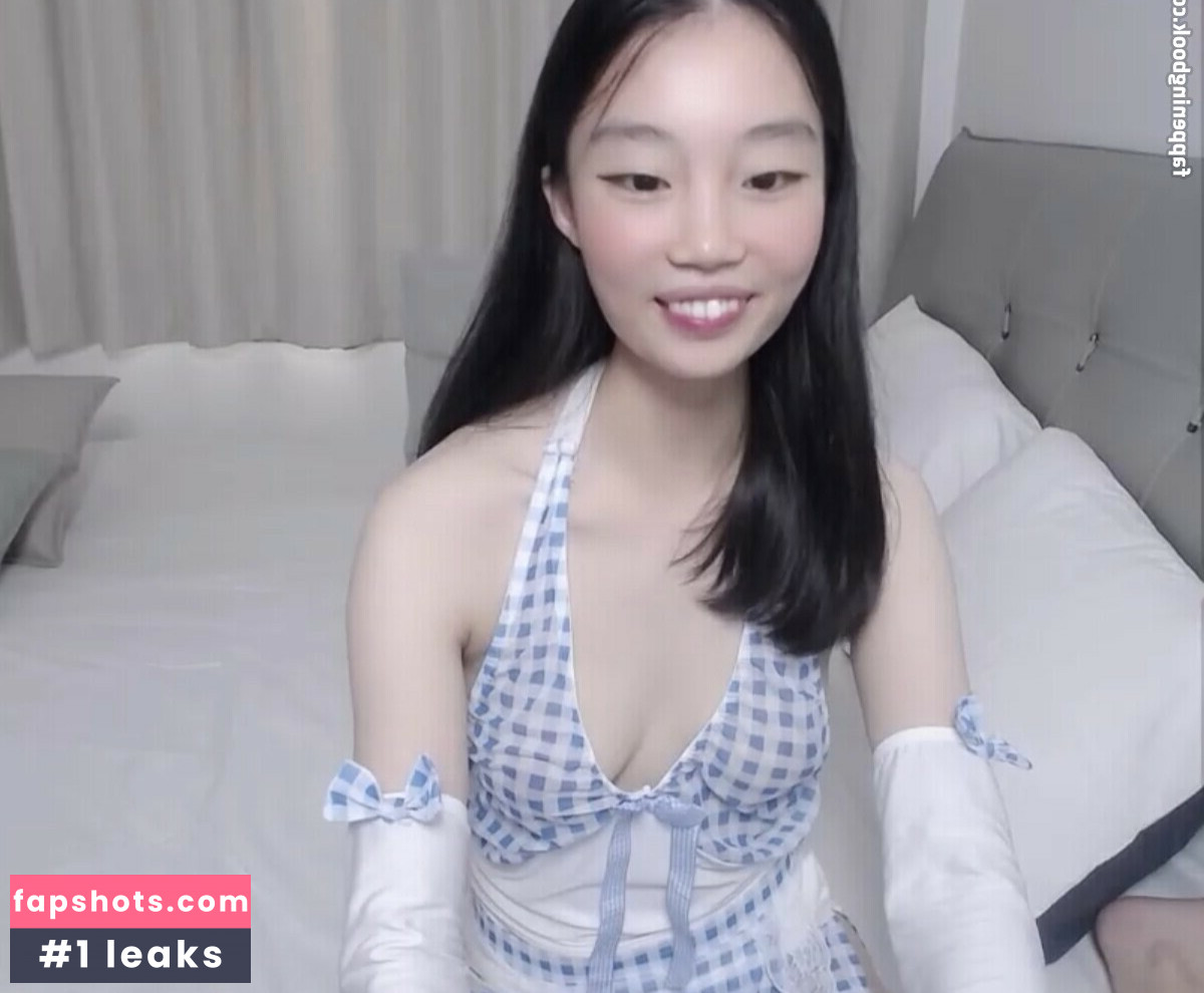 thisgirl__ gallery photo #2