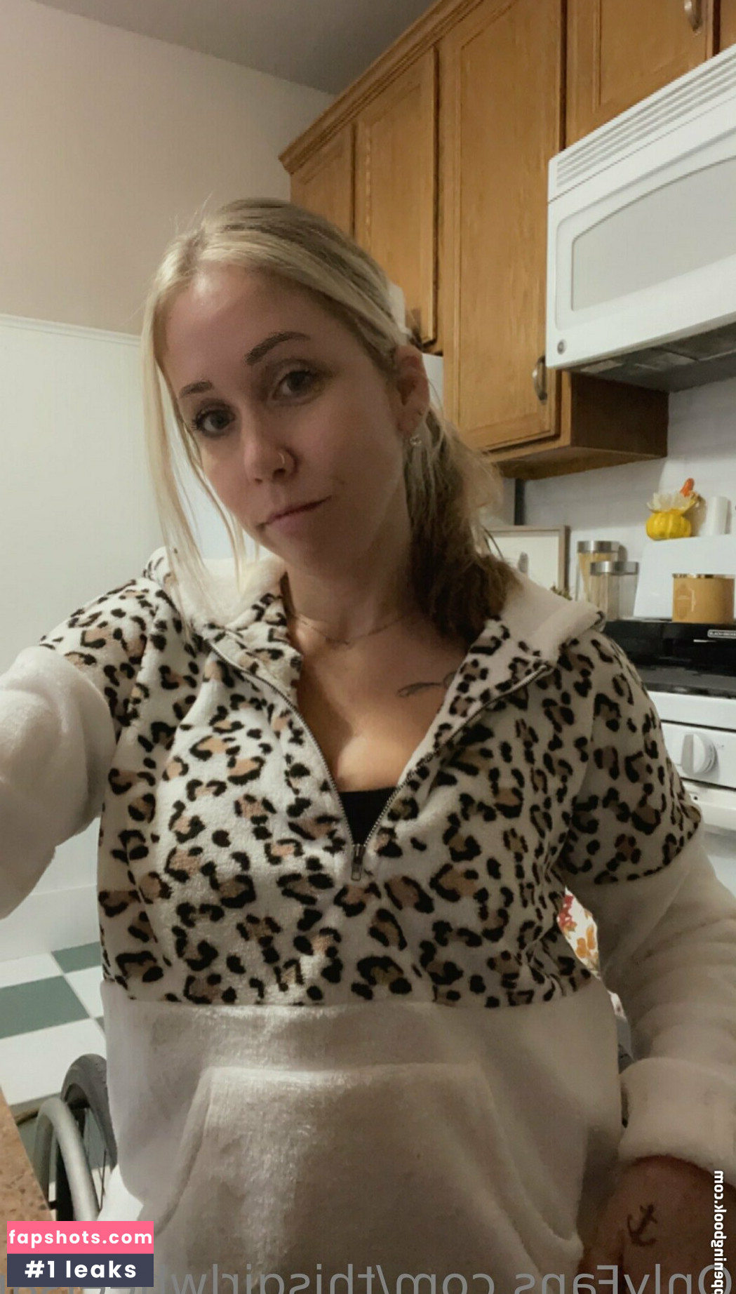 thisgirlwheelsamputee Nahé úniky fotek pouze od fanoušků #15 - Fapshots