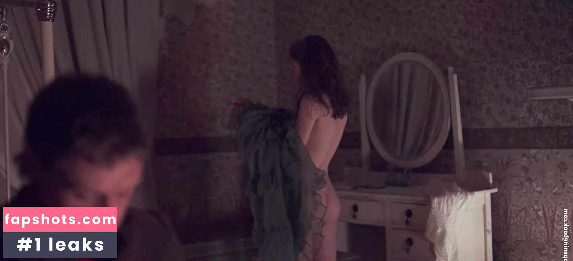 Thomasin McKenzie gallery photo #104