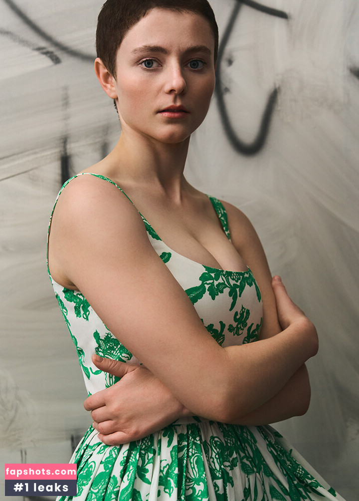 Thomasin McKenzie gallery photo #20