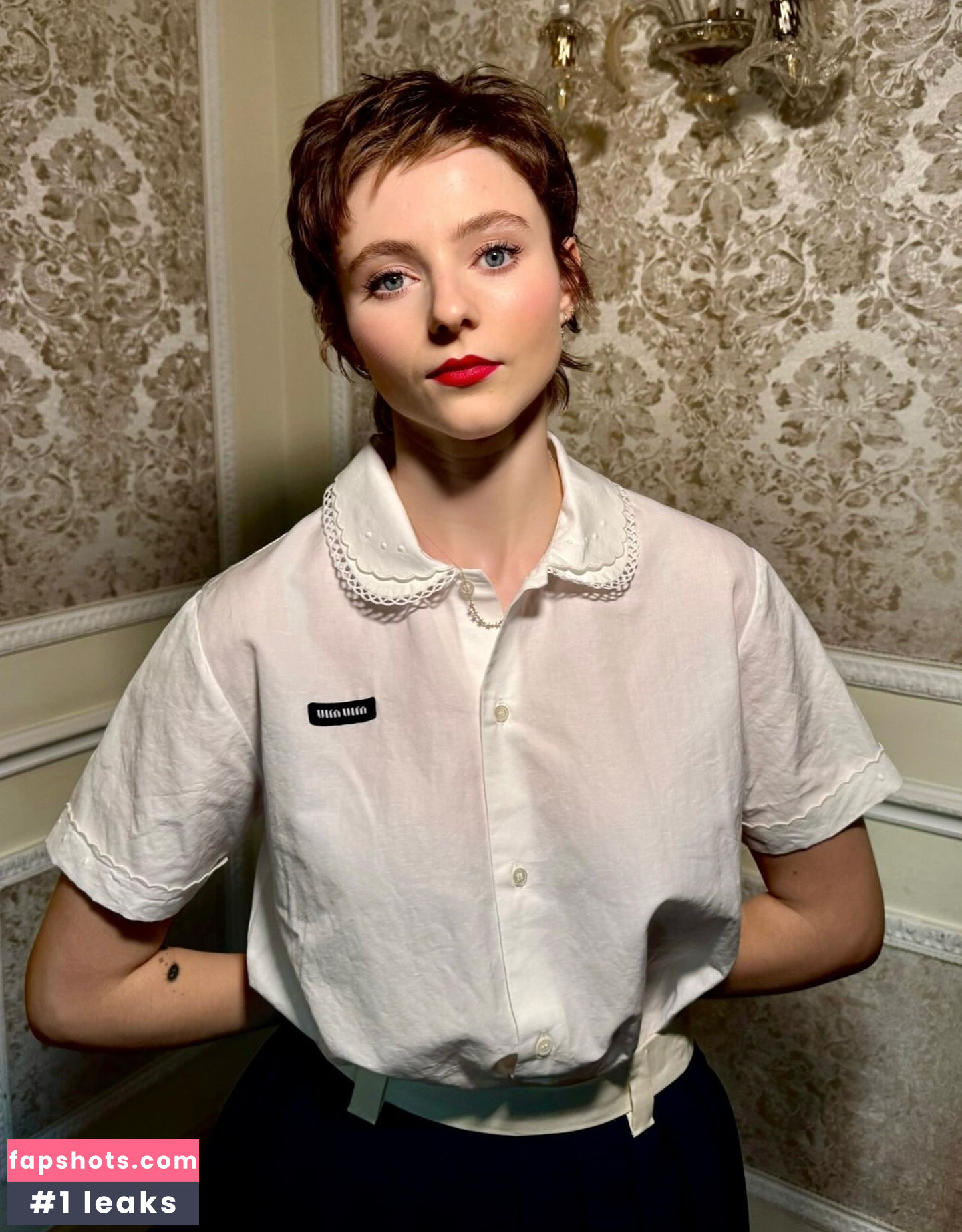 Thomasin McKenzie gallery photo #3