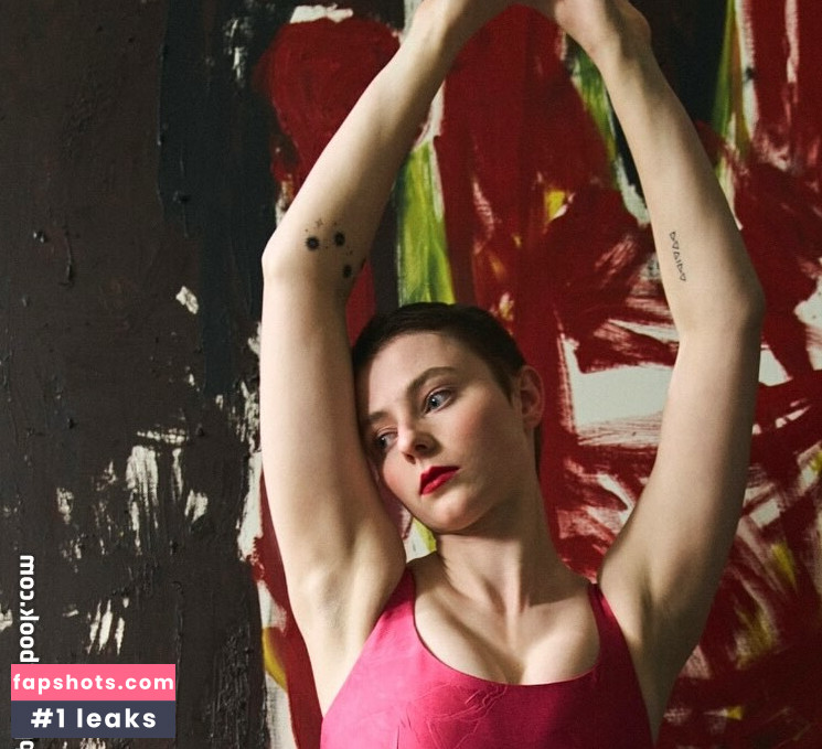 Thomasin McKenzie gallery photo #22