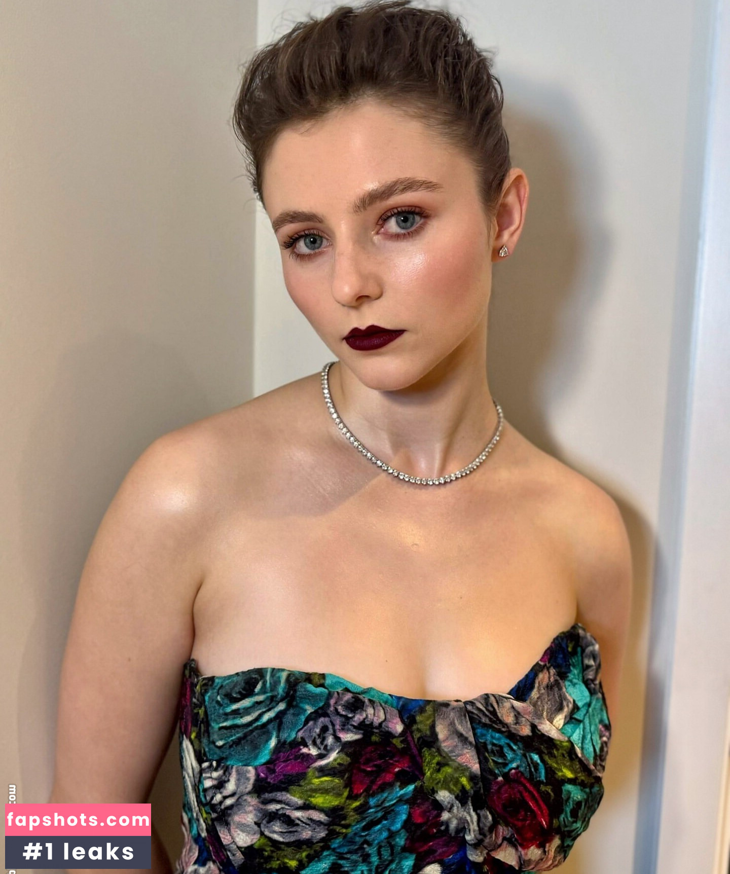 Thomasin McKenzie gallery photo #26