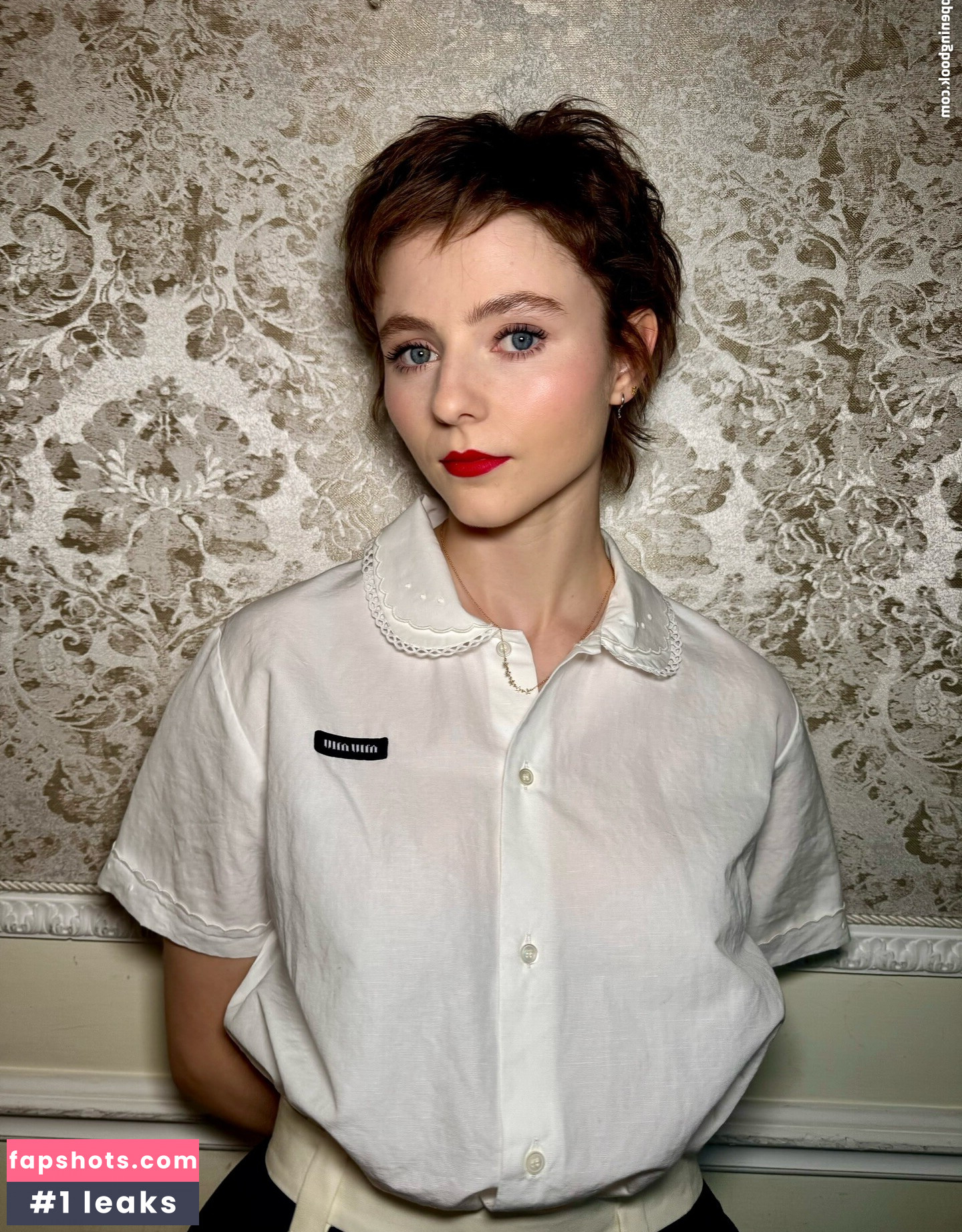 Thomasin McKenzie gallery photo #4