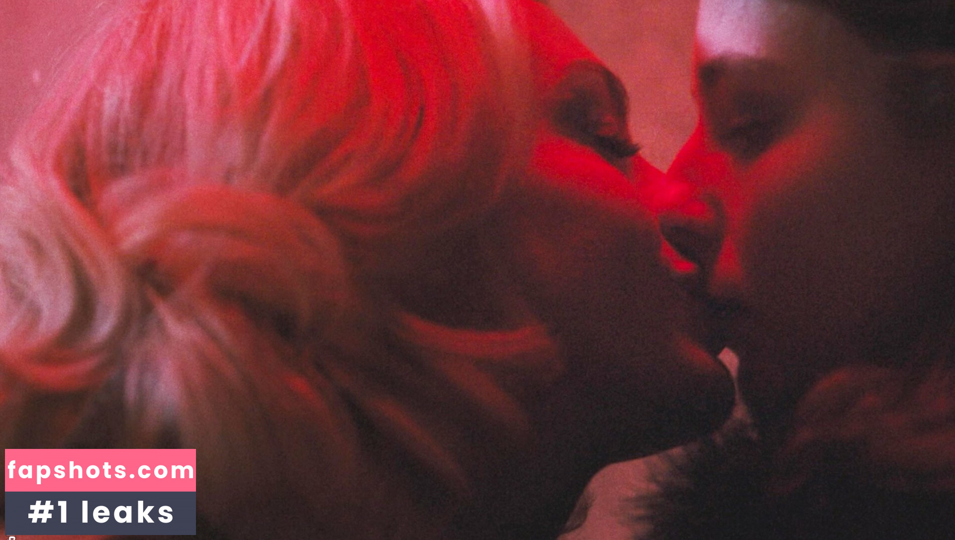 Thomasin McKenzie gallery photo #34