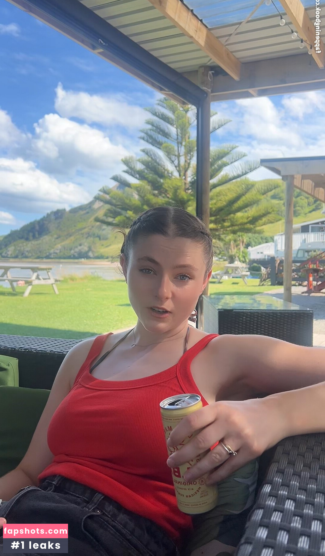 Thomasin McKenzie gallery photo #41